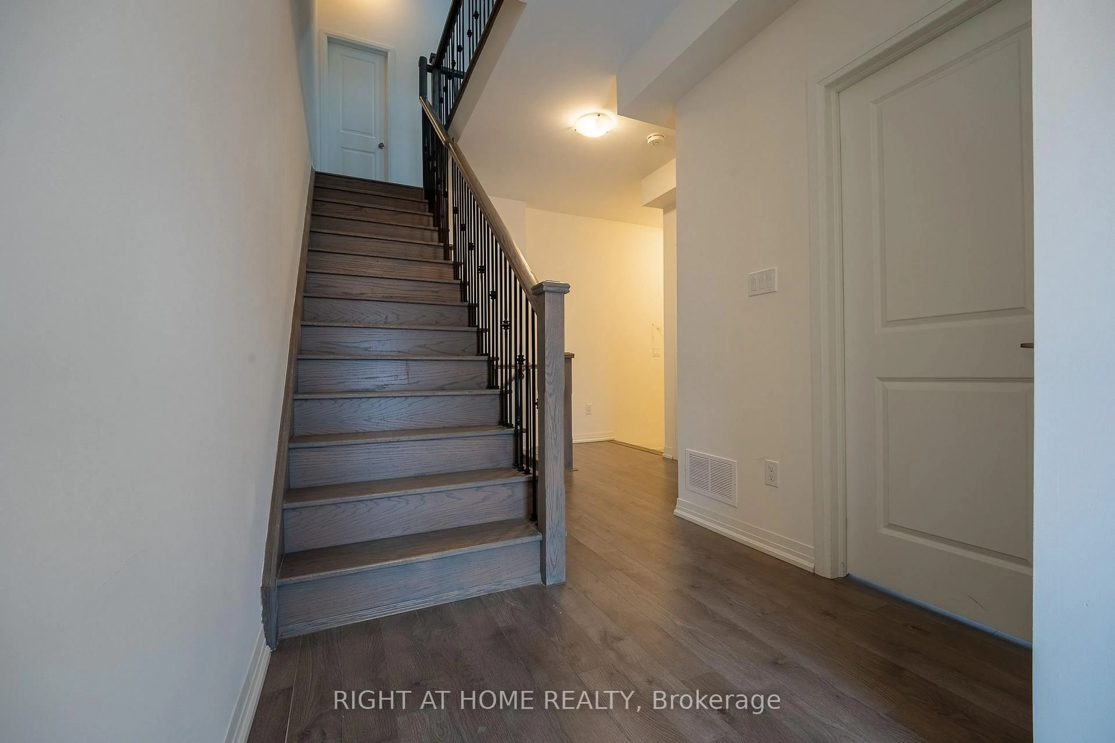 Unknown for 131 Markland St, Markham Ontario L6C 3B5