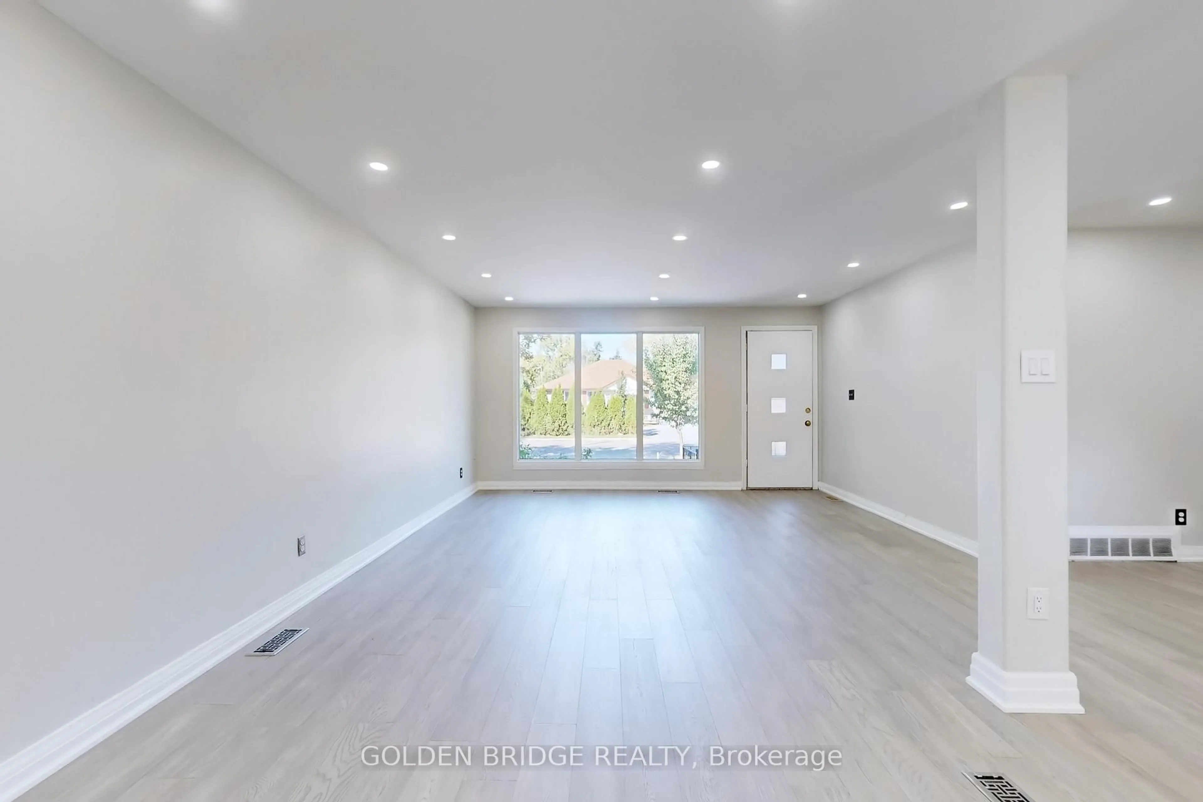 A pic of a room for 438 Centre St, Richmond Hill Ontario L4C 1B7