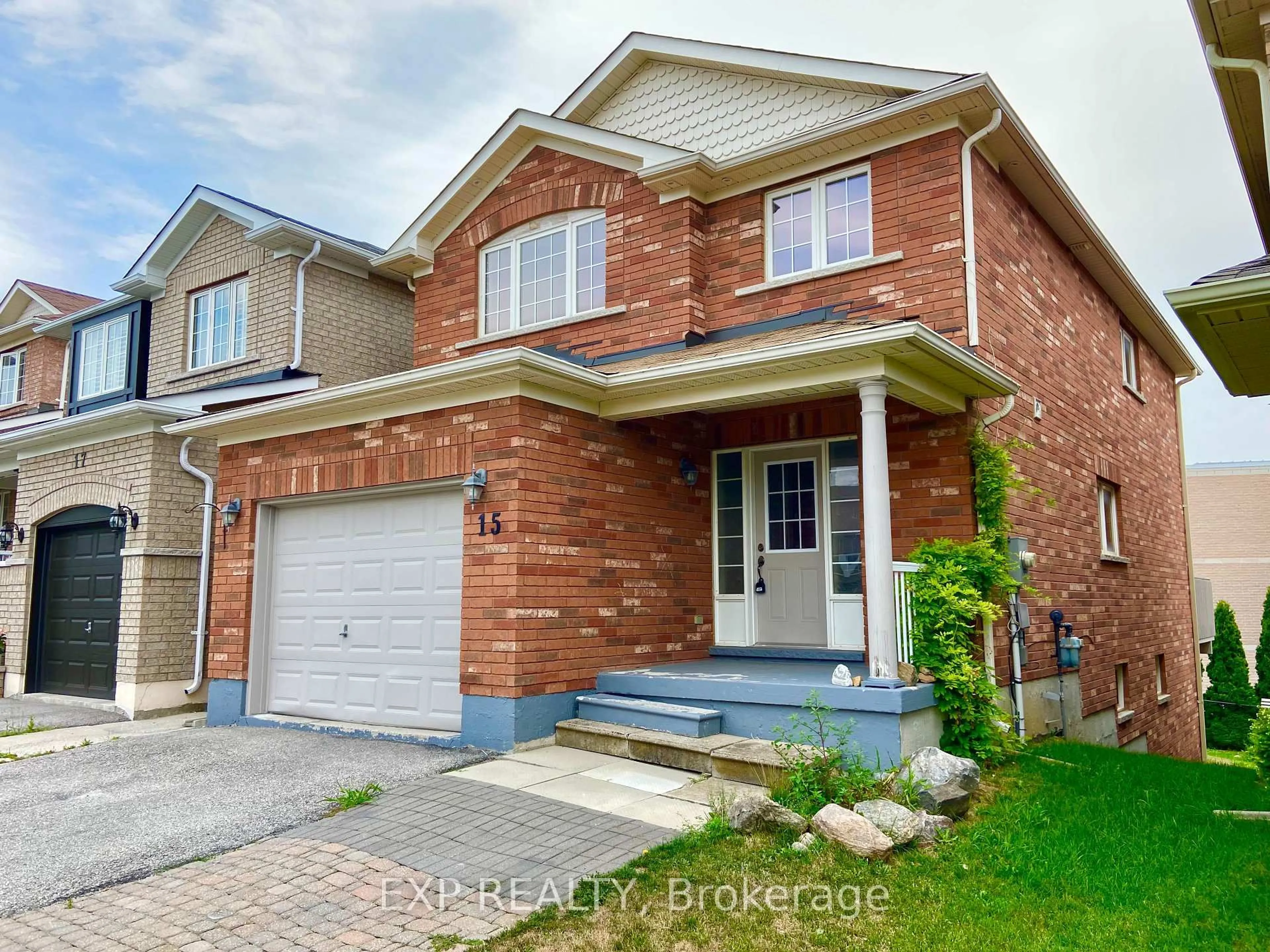 Home with brick exterior material, street for 15 Lynn St, Bradford West Gwillimbury Ontario L3Z 0B2
