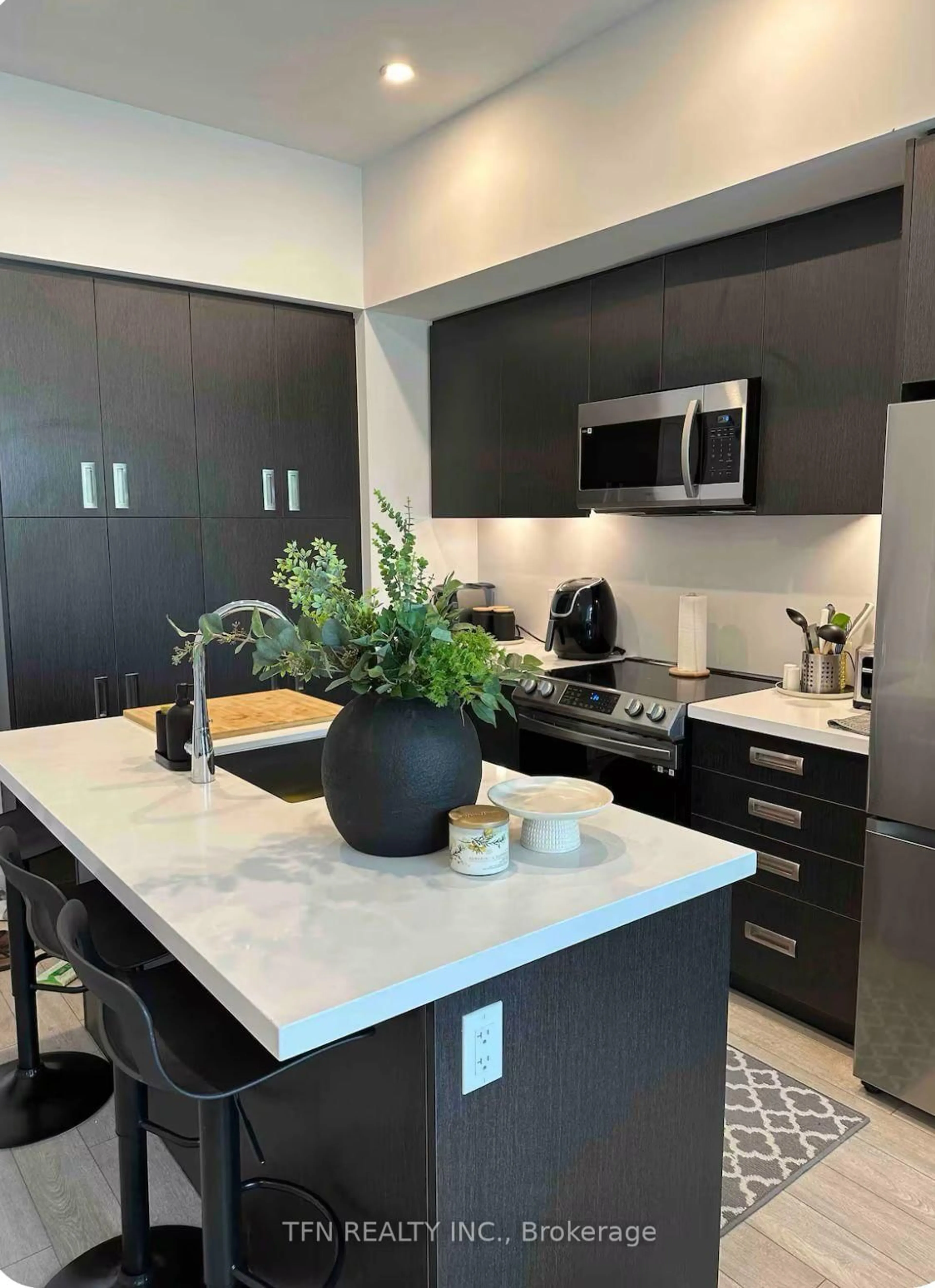 Contemporary kitchen, ceramic/tile floor for 415 Sea Ray Ave #106, Innisfil Ontario L9S 0R5