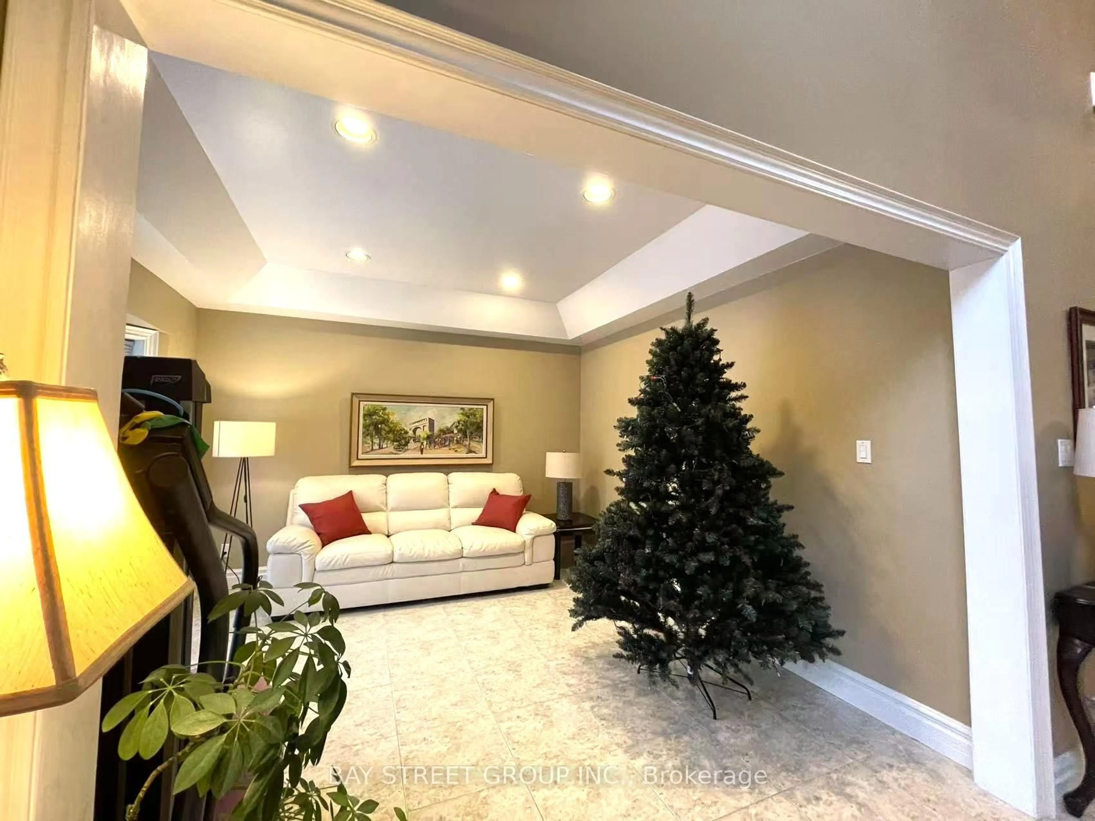 Unknown for 17 Dunvegan Dr, Richmond Hill Ontario L4C 9P8