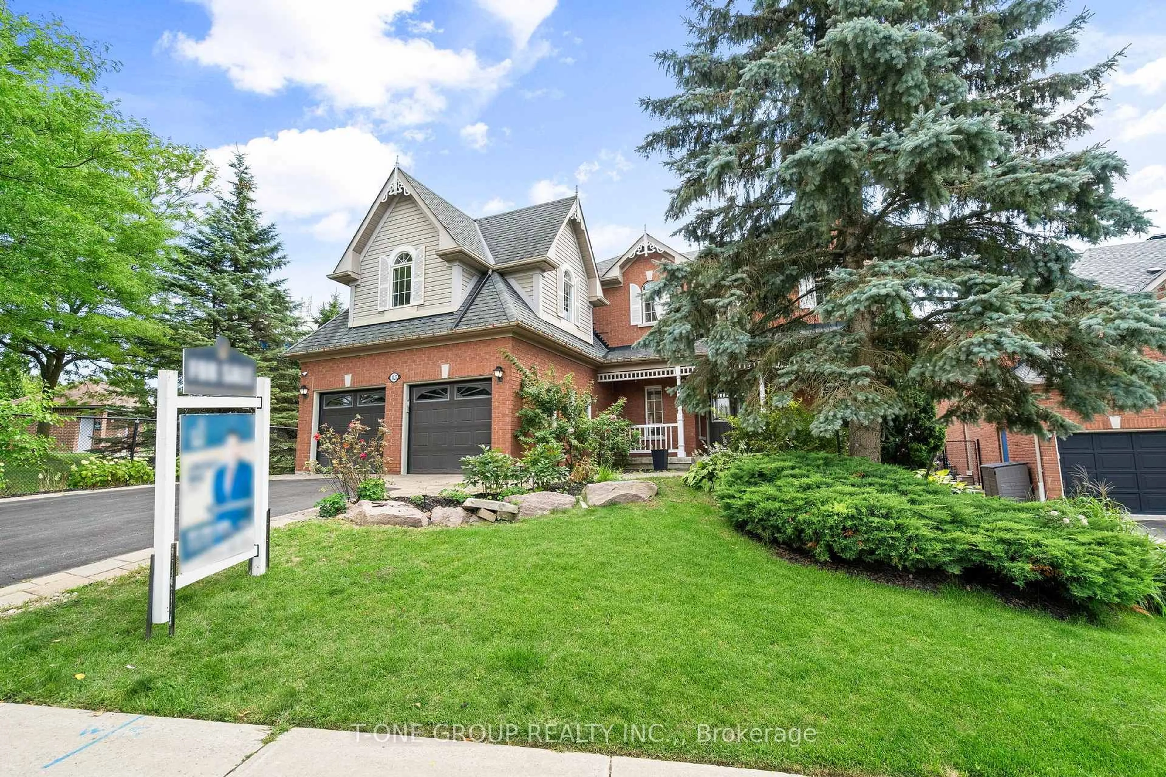 Home with brick exterior material, street for 1022 Ivsbridge Blvd, Newmarket Ontario L3X 2A2