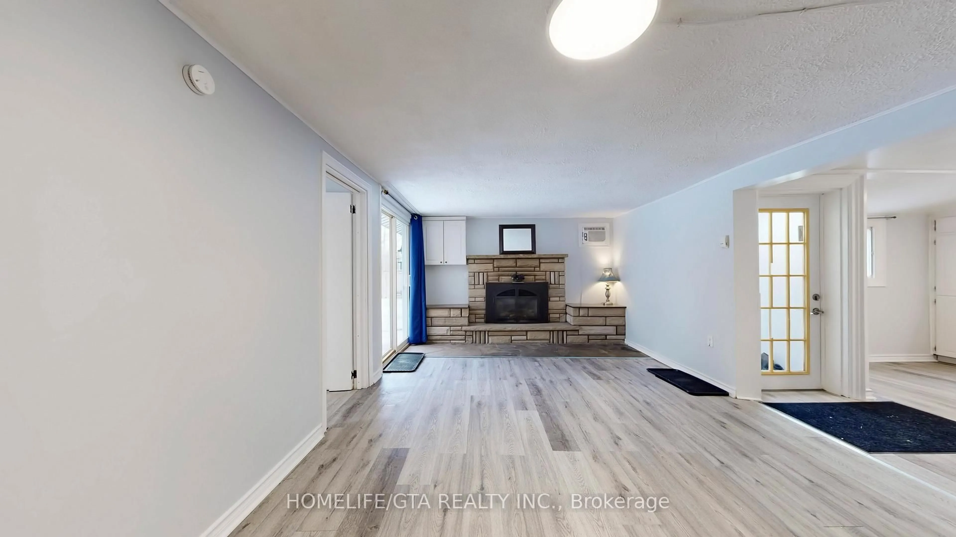 A pic of a room for 31474 Lakeridge Rd, Georgina Ontario L0E 1N0