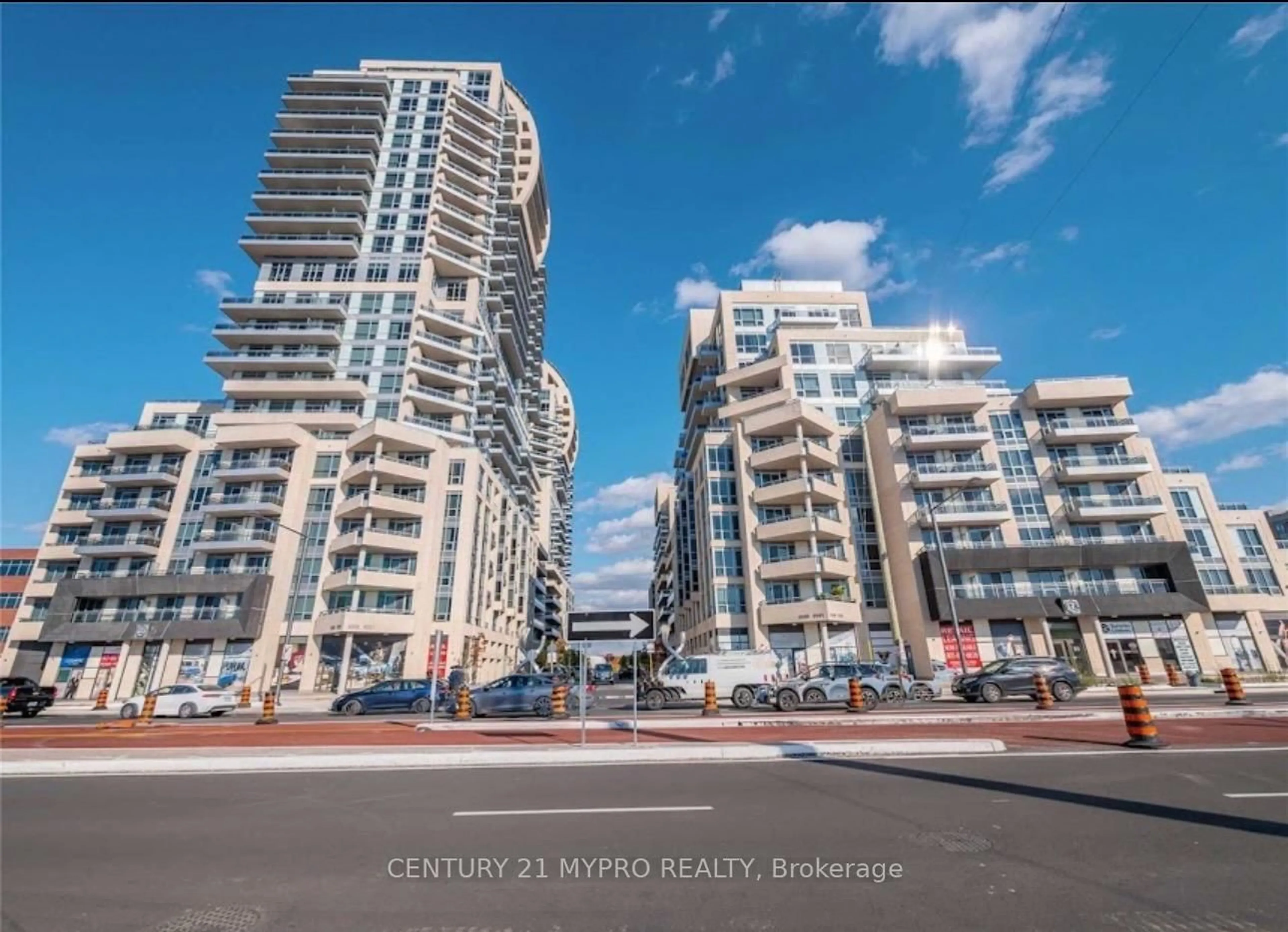 Blurry image for 9205 Yonge St #704, Richmond Hill Ontario L4C 1V5