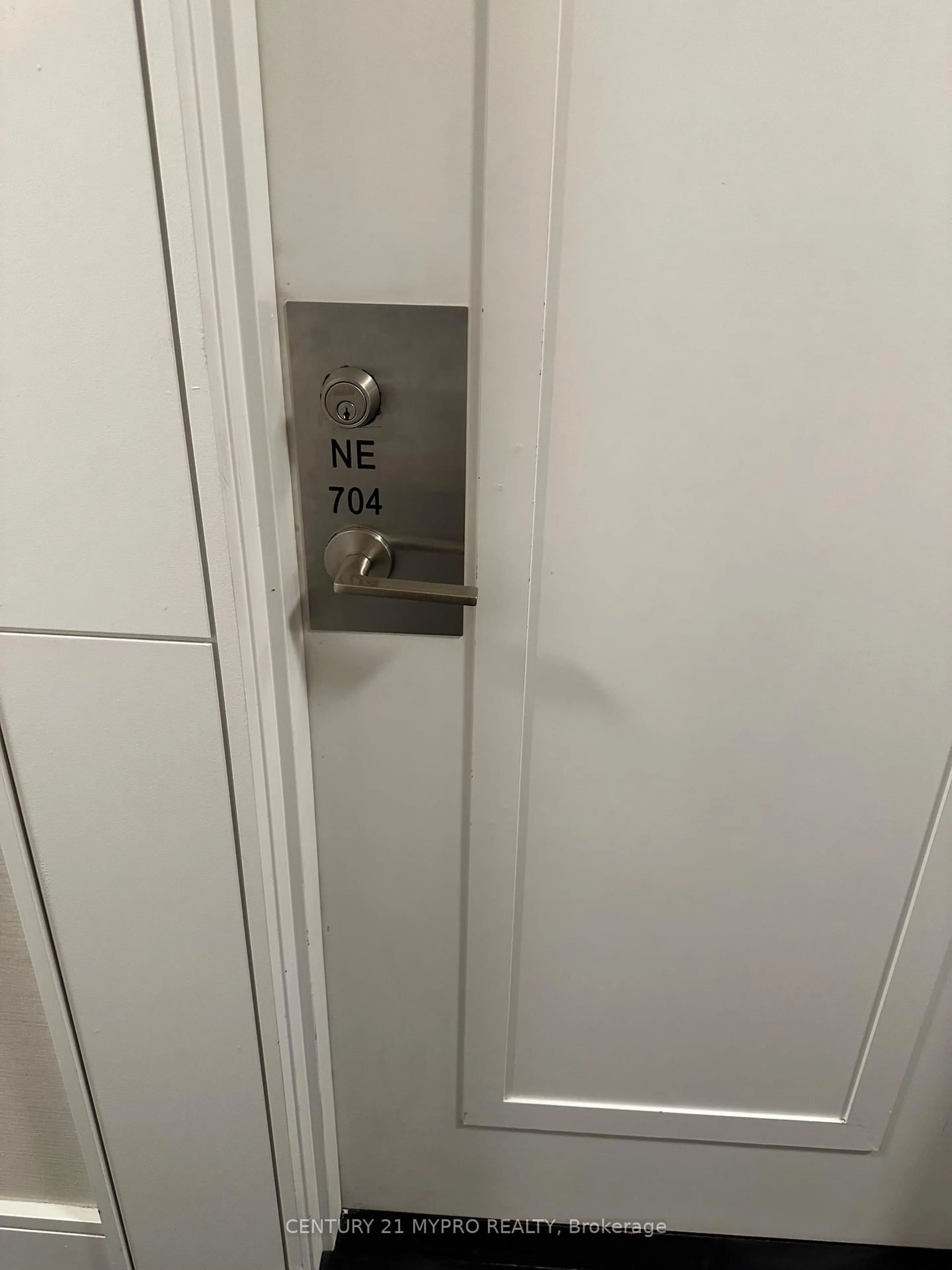 A pic of a room for 9205 Yonge St #704, Richmond Hill Ontario L4C 1V5