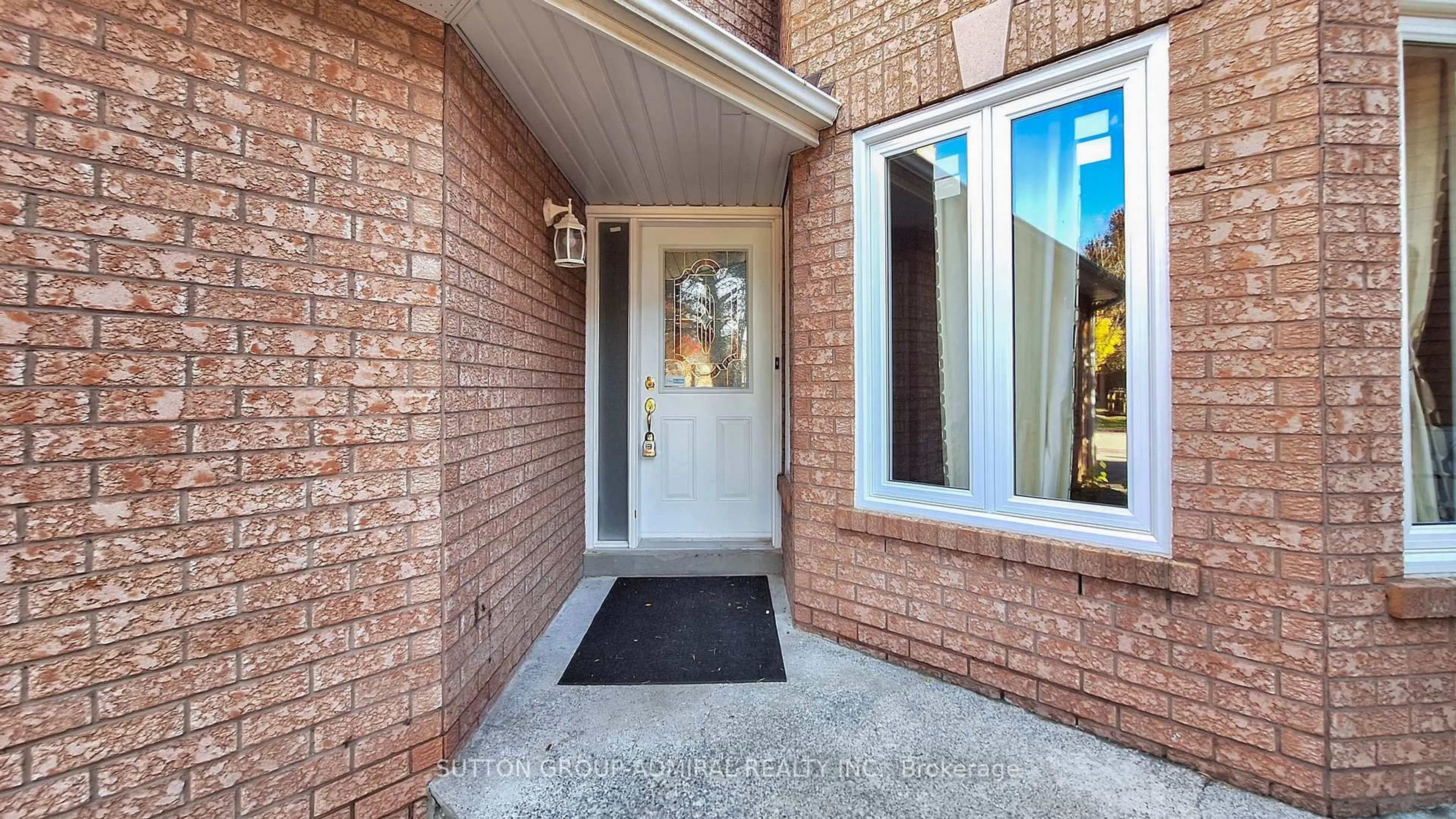 Indoor entryway for 59 Springer Dr, Richmond Hill Ontario L4C 0G3
