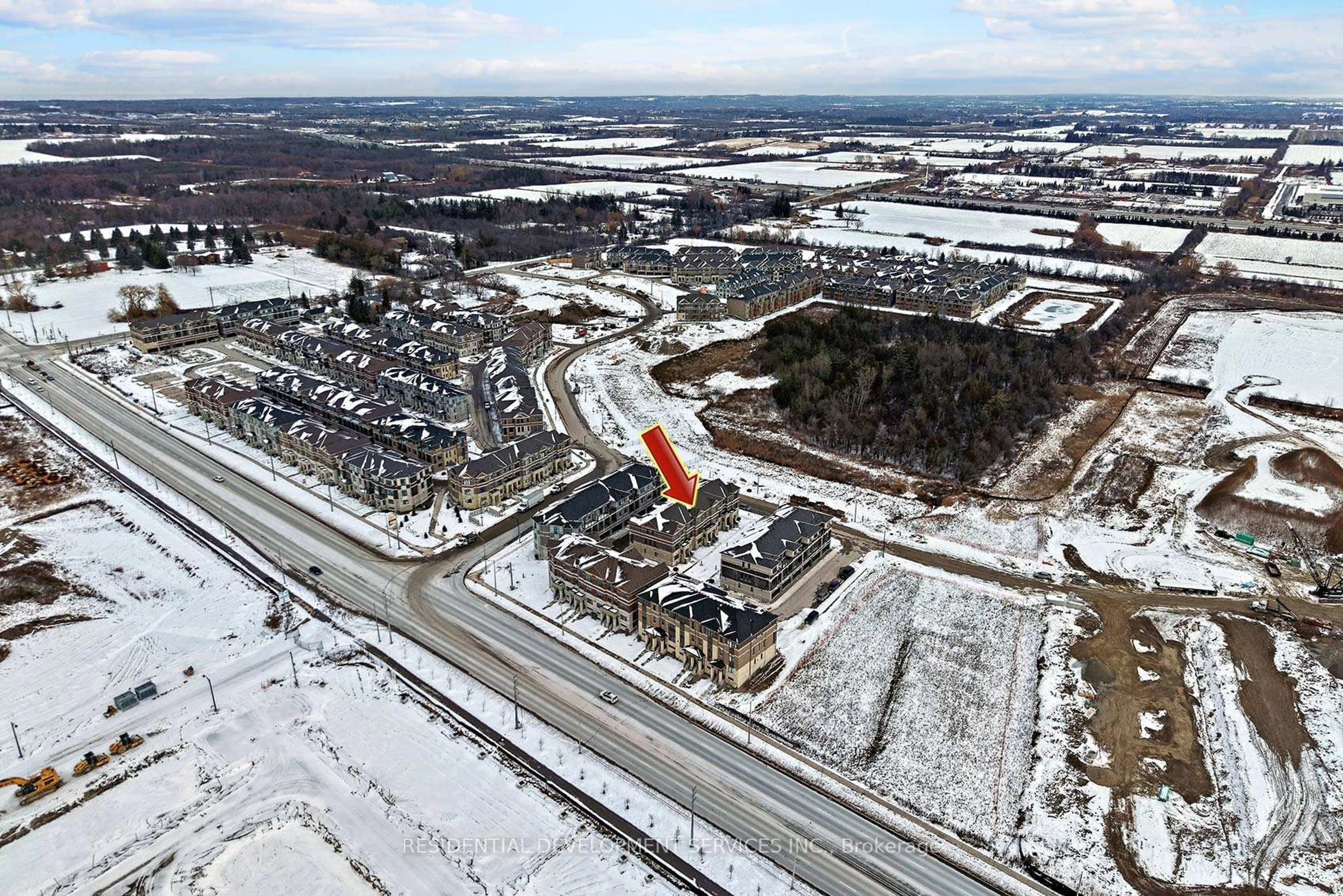 A pic from outside/outdoor area/front of a property/back of a property/a pic from drone, street for 5 Norman Fleming Lane, Richmond Hill Ontario L4S 1N4