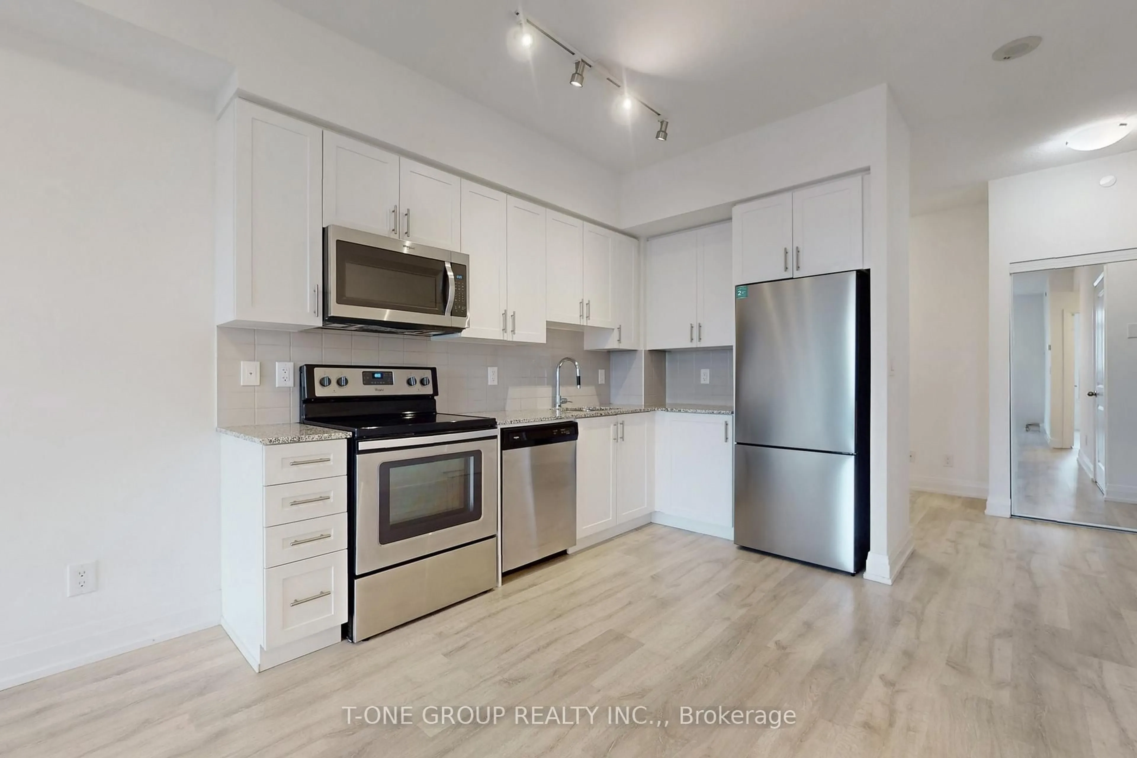 Standard kitchen, unknown for 3700 Highway 7 Rd #1606, Vaughan Ontario L4L 0G8