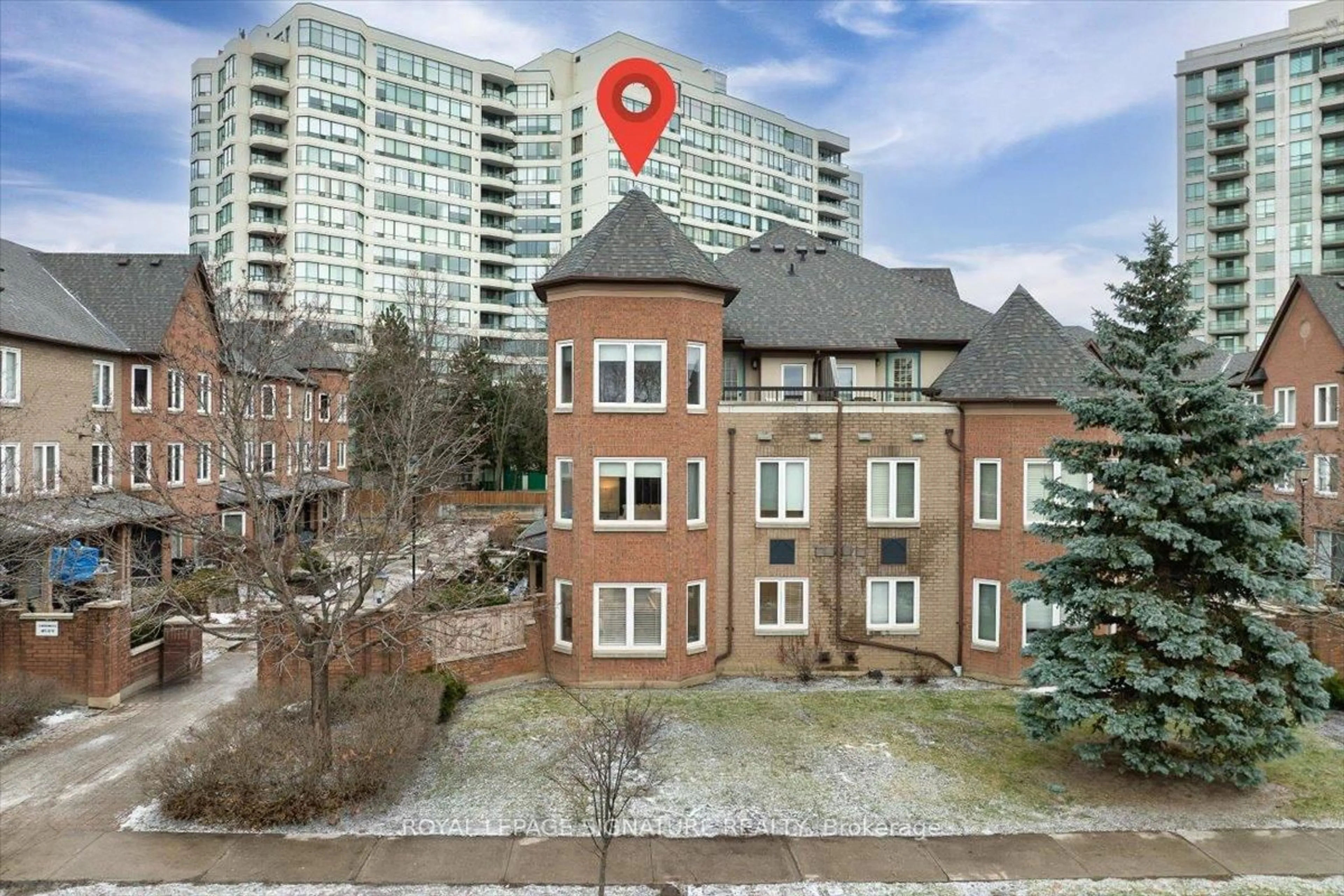 A pic from outside/outdoor area/front of a property/back of a property/a pic from drone, unknown for 735 New Westminster Dr #59, Vaughan Ontario L4J 7Y9