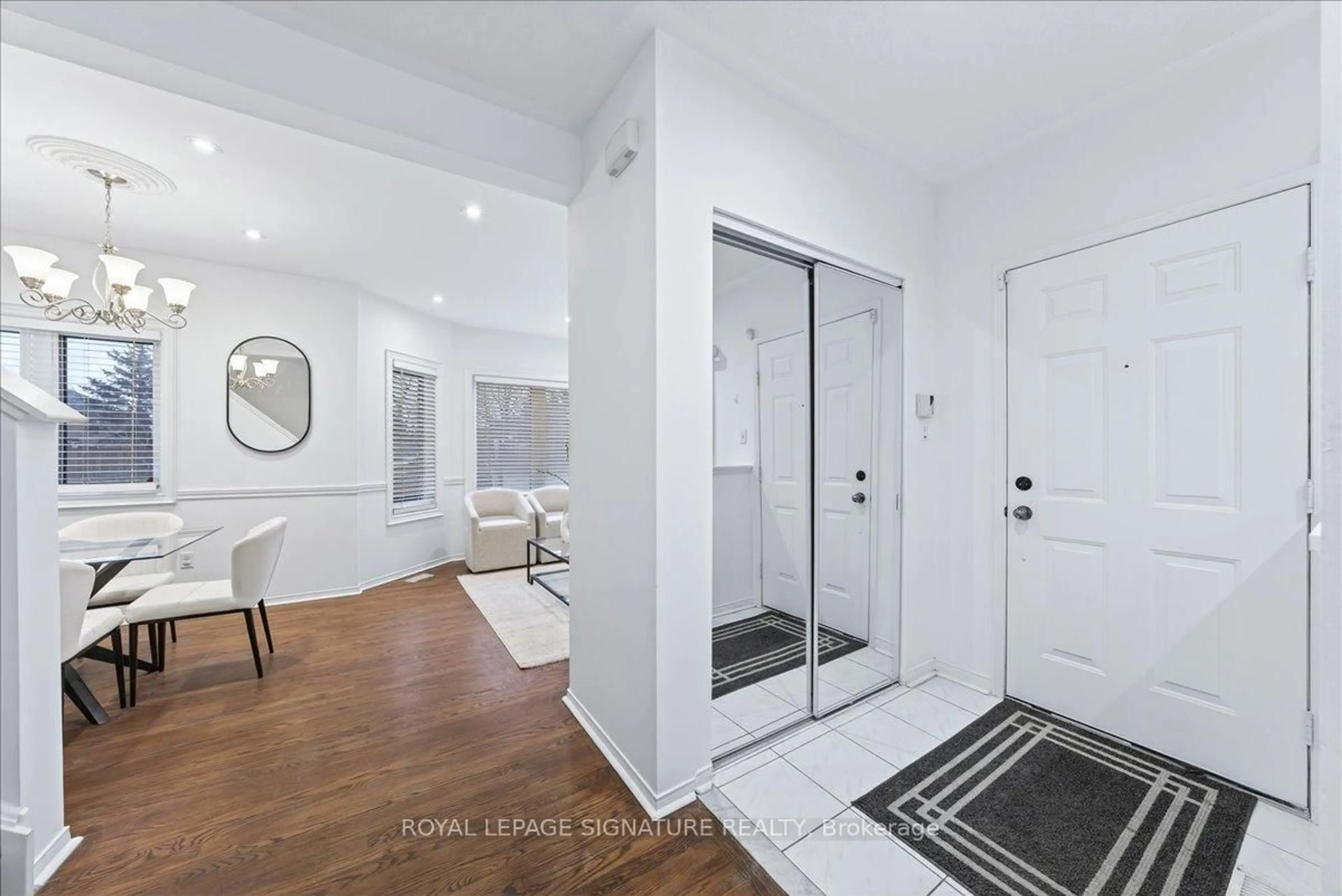 Indoor entryway for 735 New Westminster Dr #59, Vaughan Ontario L4J 7Y9