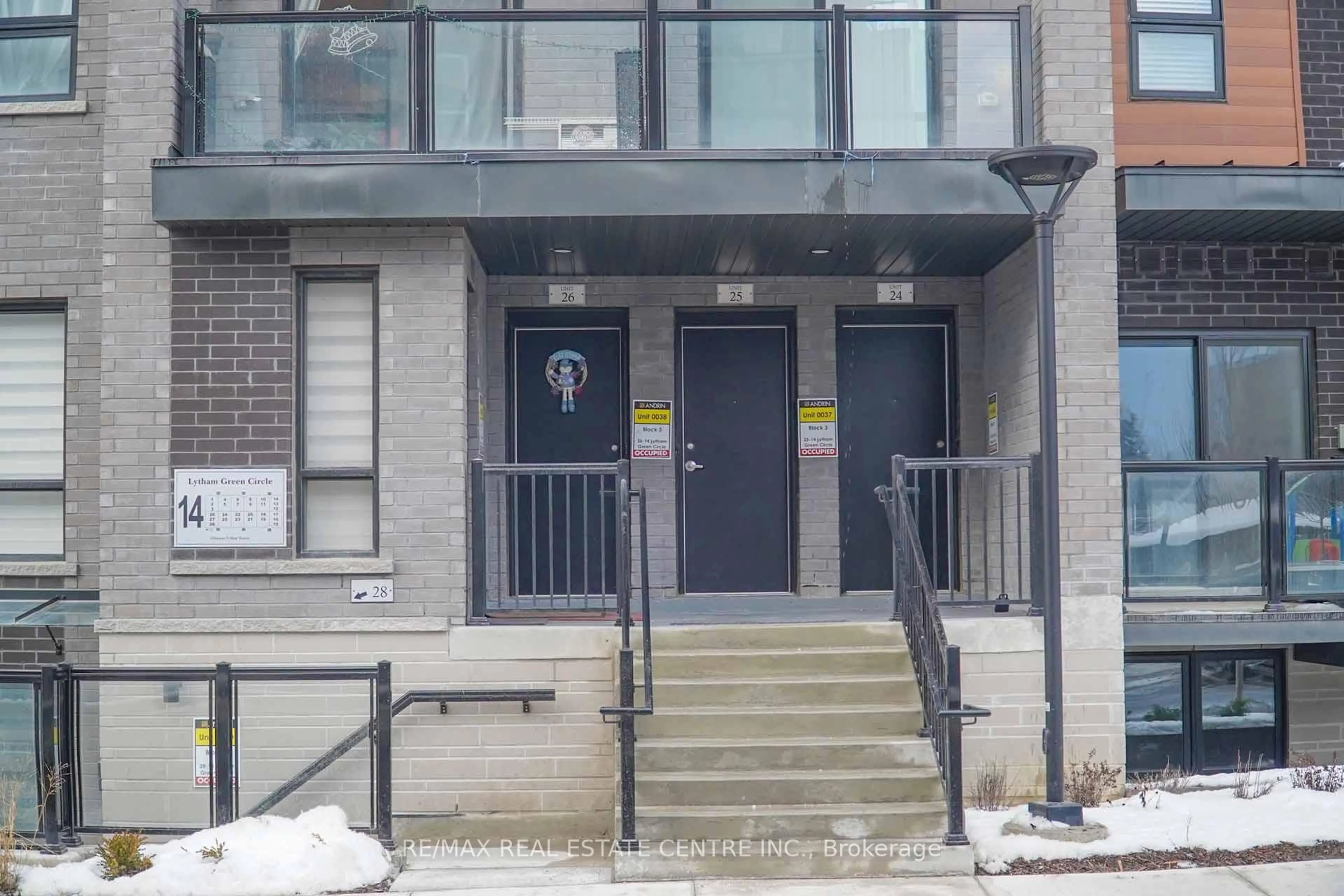 Unknown for 14 Lytham Green Circ #24, Newmarket Ontario L3Y 0H3