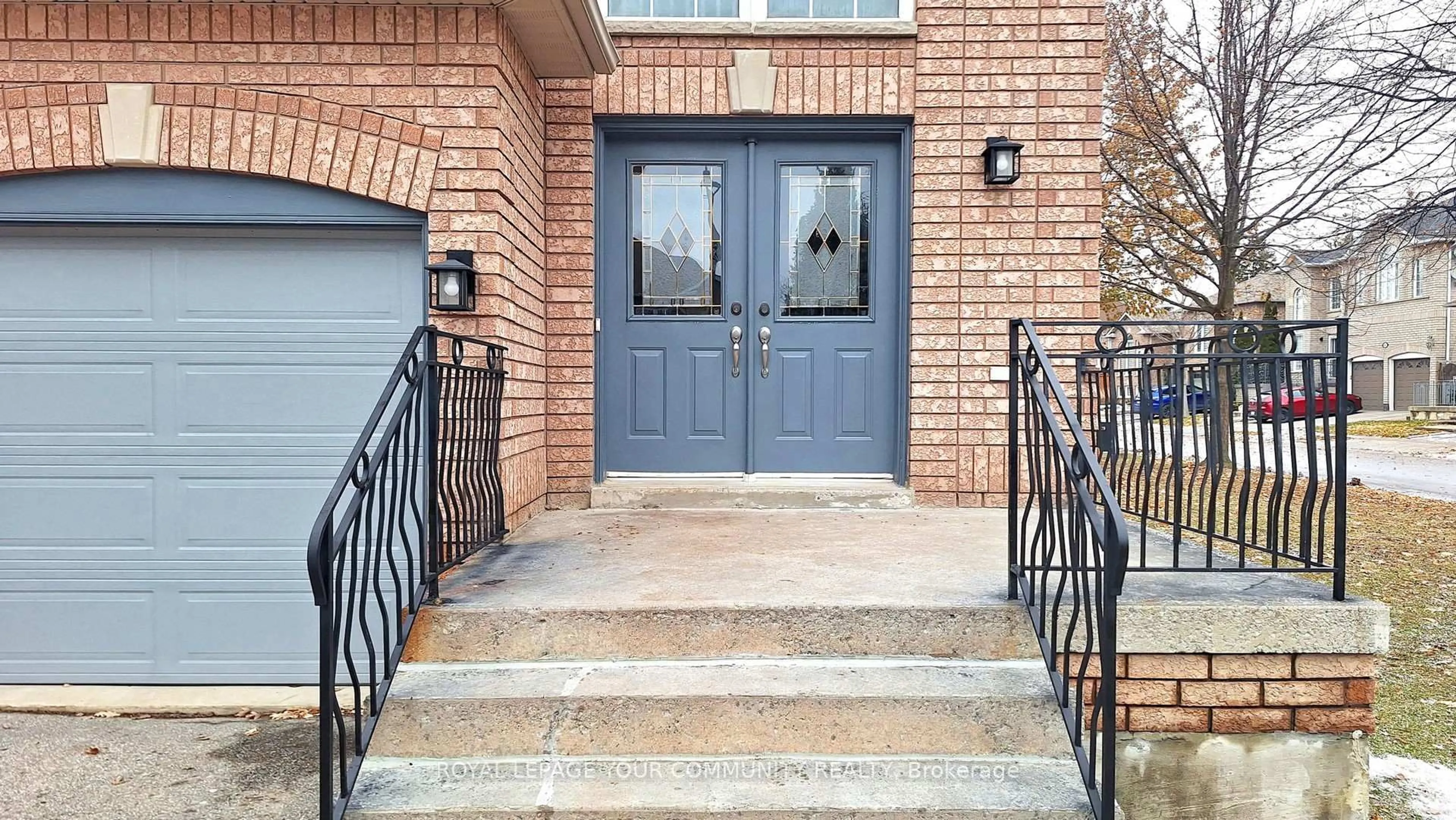 Indoor entryway for 84 Mendocino Dr, Vaughan Ontario L4H 1T6