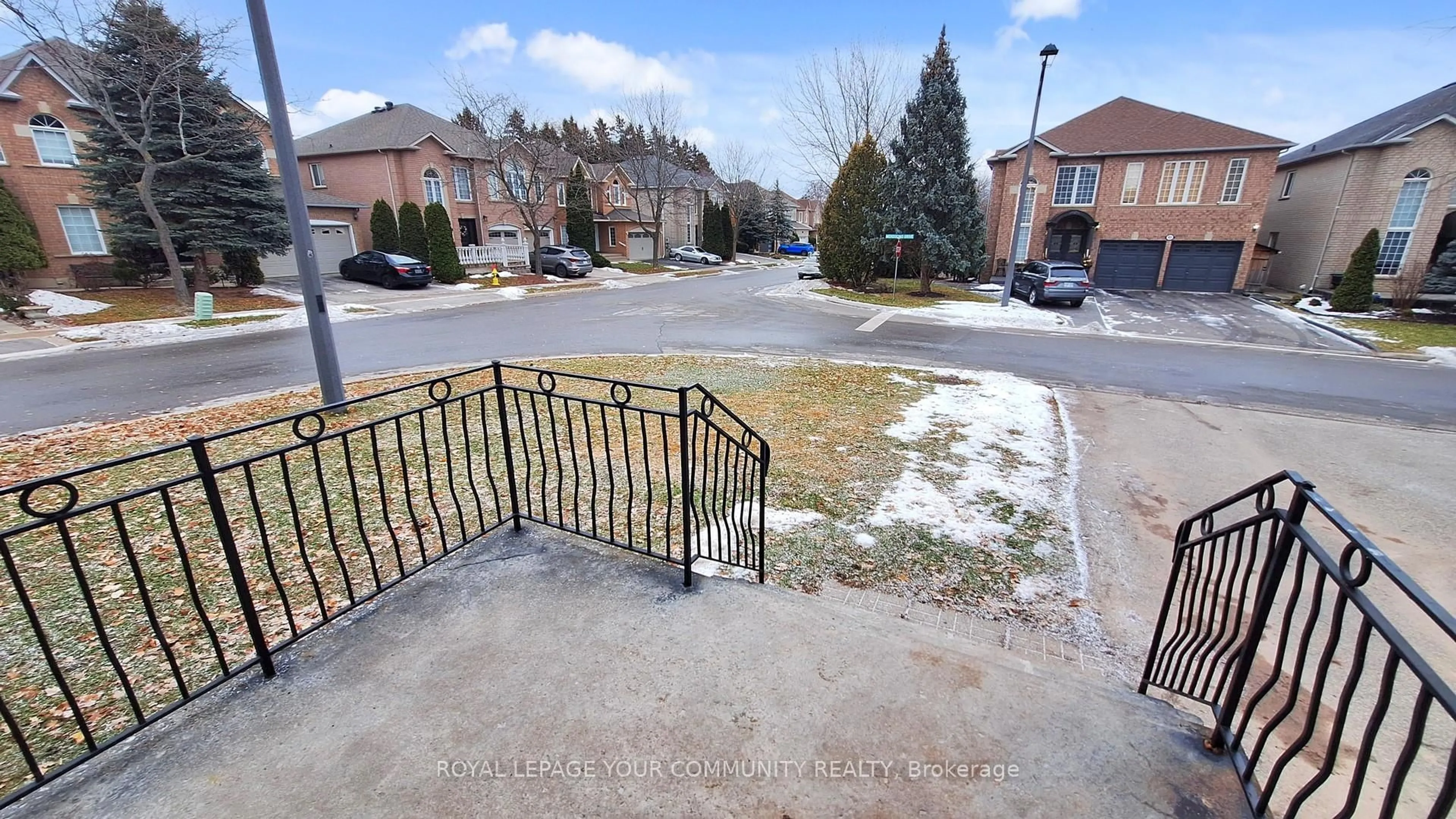 Patio, street for 84 Mendocino Dr, Vaughan Ontario L4H 1T6