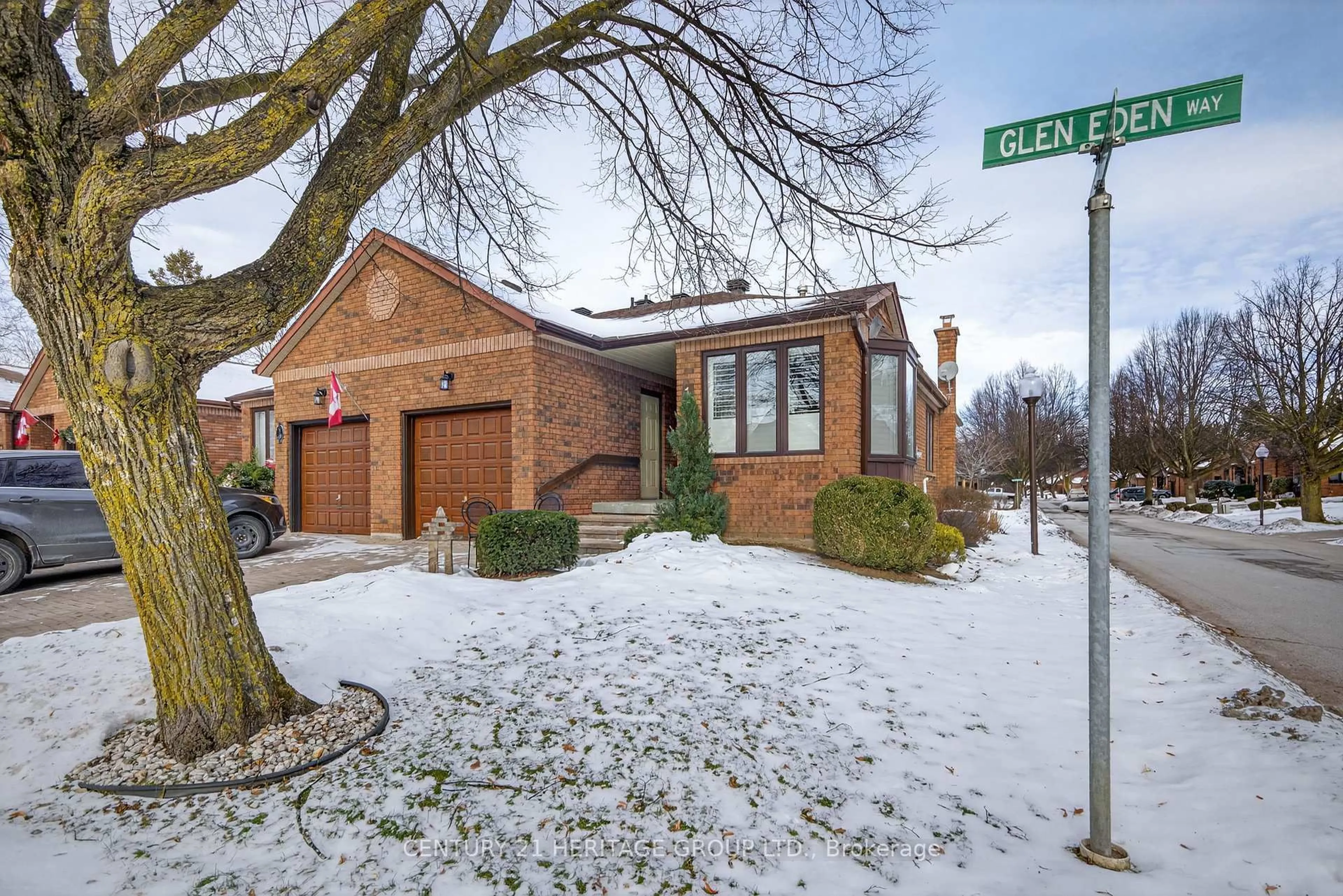 Home with brick exterior material, street for 1 Glen Eden Way #33, New Tecumseth Ontario L9R 1R3