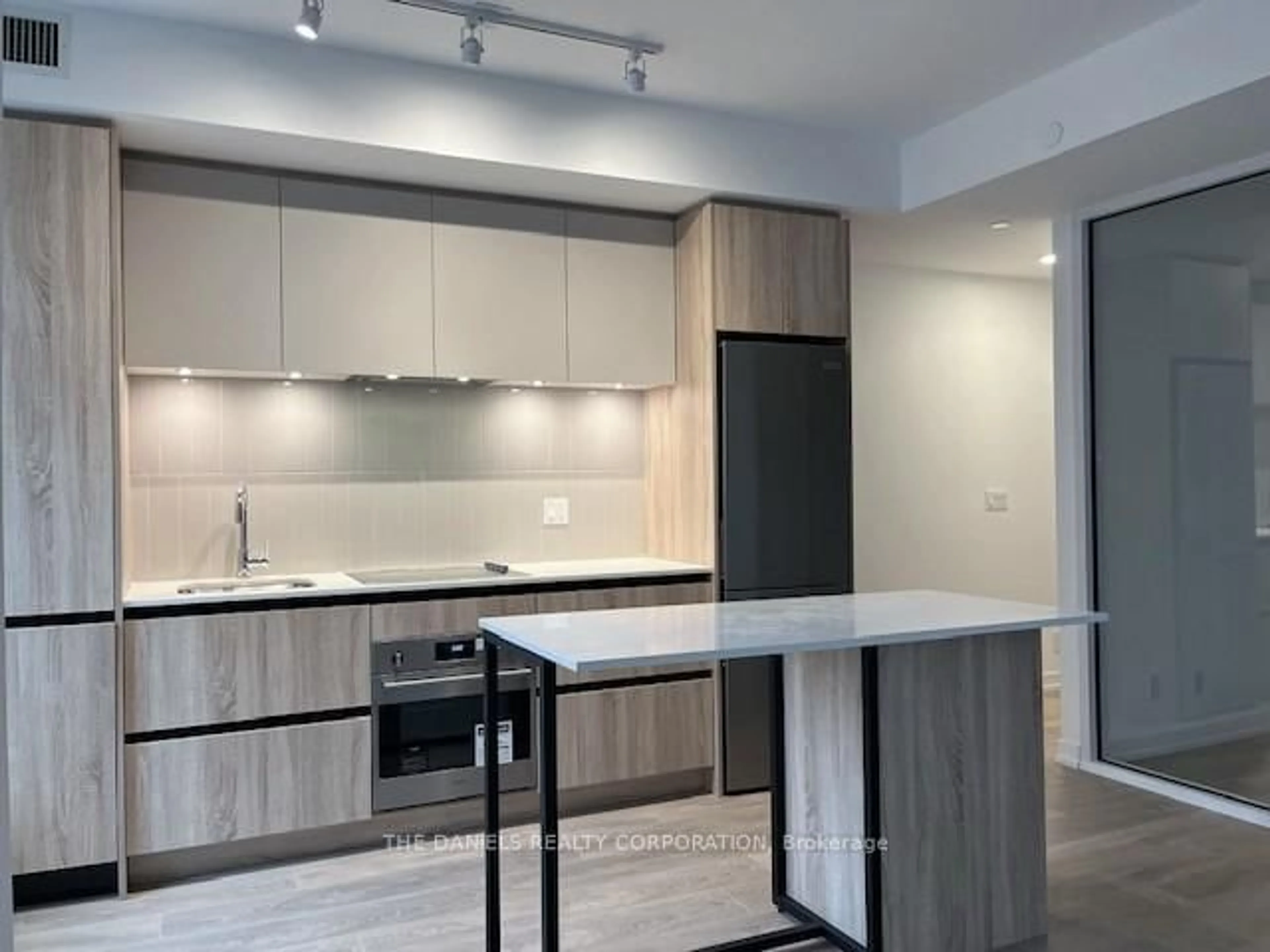 Unknown for 8 Beverley Glen Blvd #506, Vaughan Ontario L4J 0L5