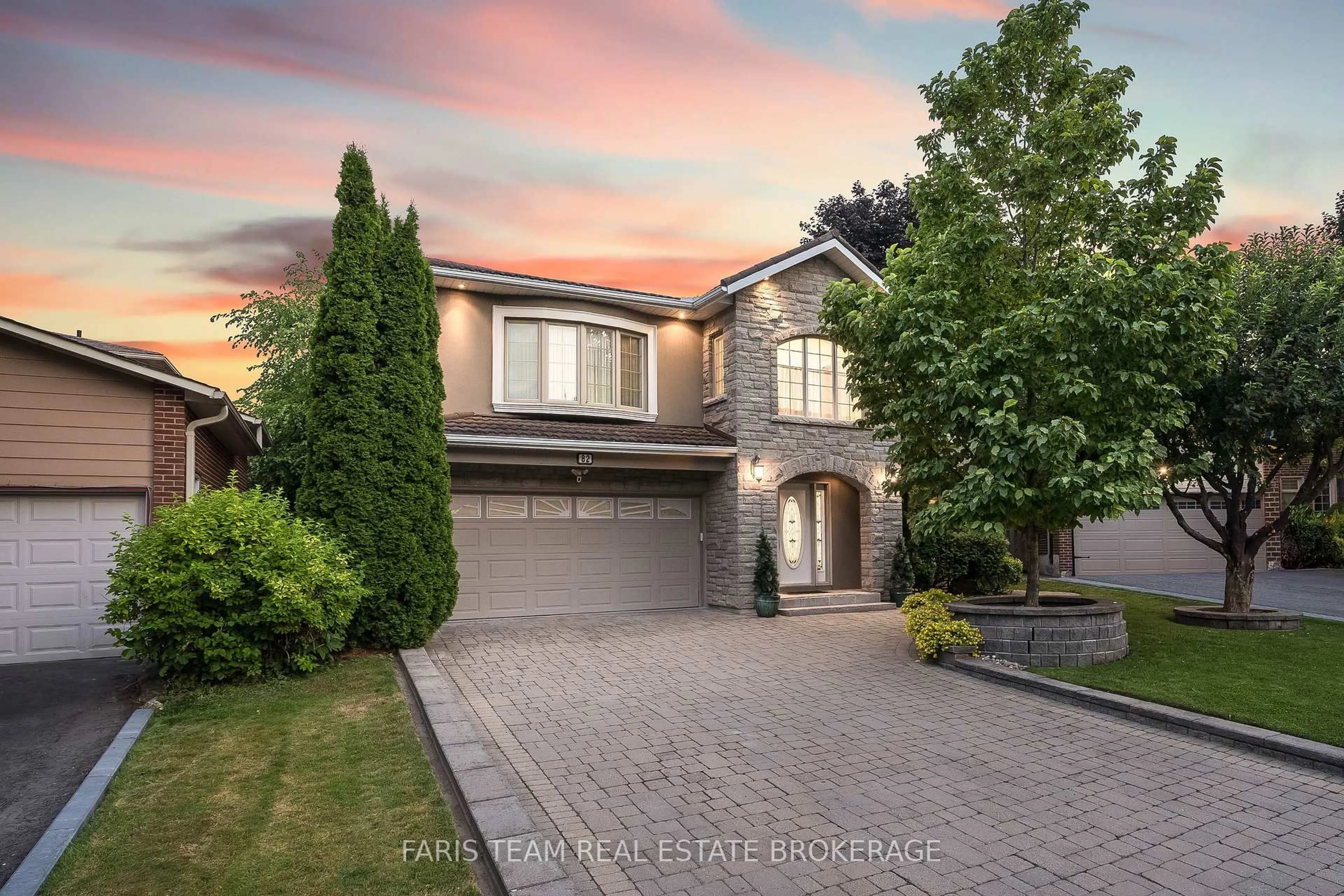 Home with brick exterior material, street for 82 Derby Crt, Newmarket Ontario L3Y 5Z9