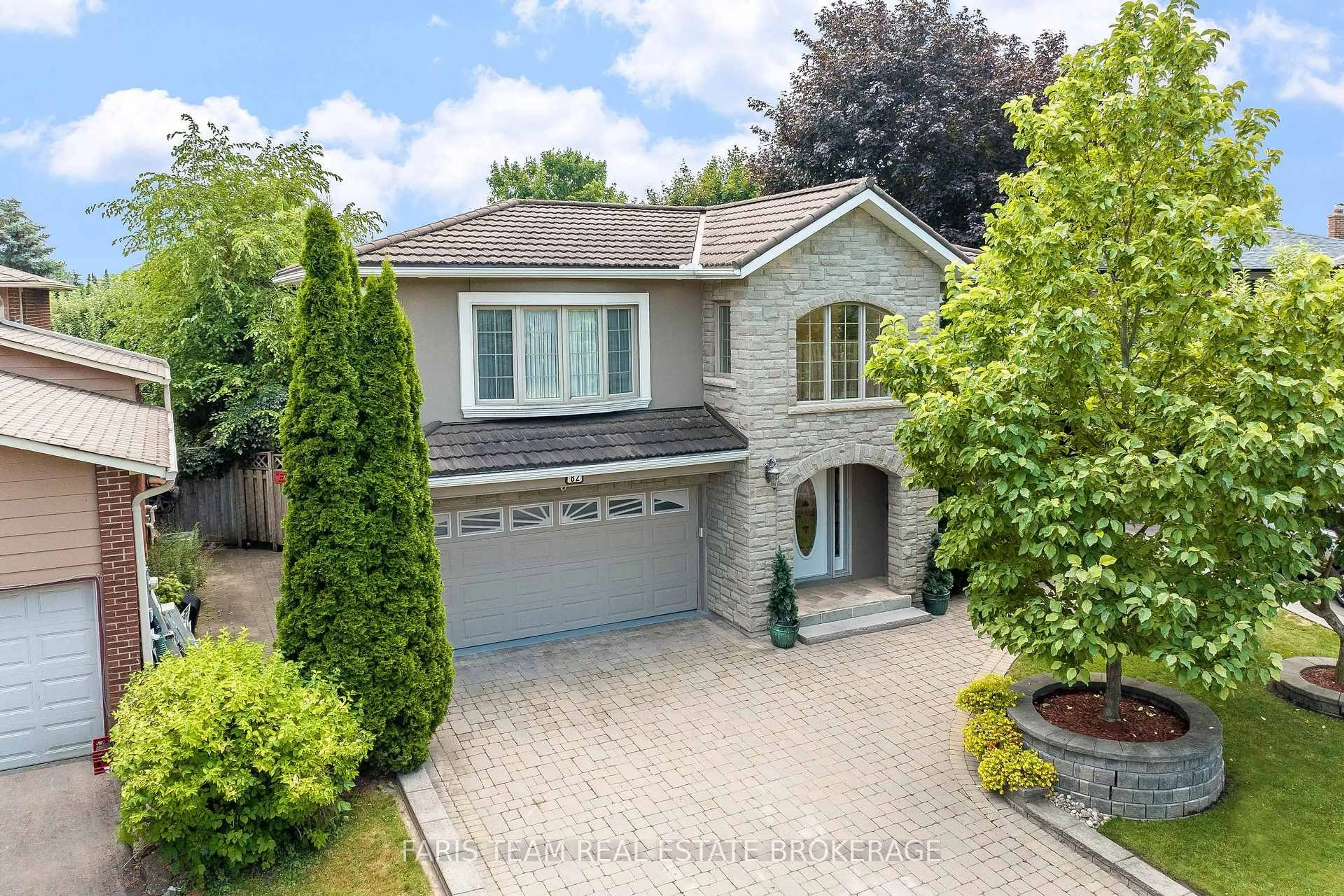 Unknown for 82 Derby Crt, Newmarket Ontario L3Y 5Z9