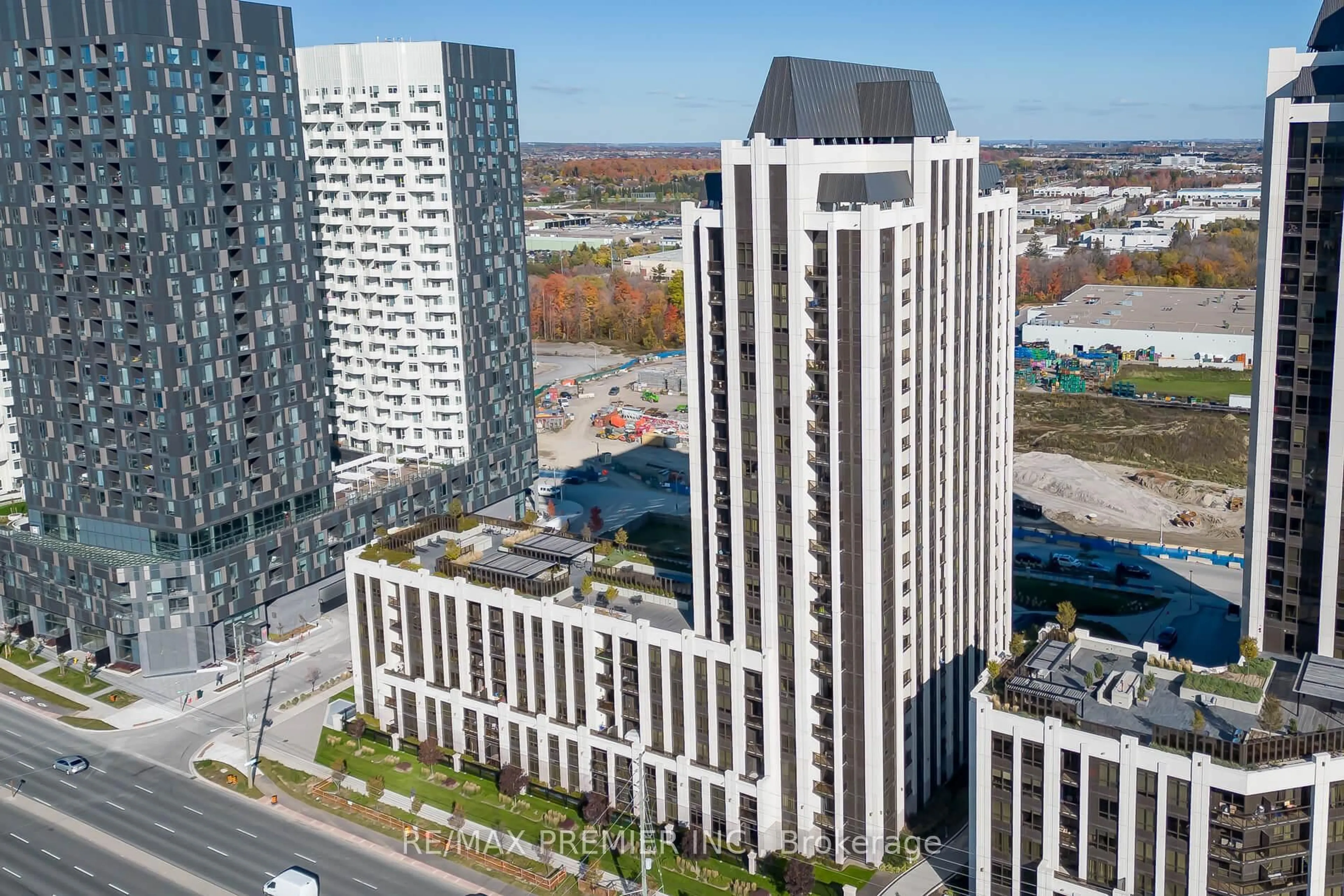 A pic from outside/outdoor area/front of a property/back of a property/a pic from drone, city buildings view from balcony for 9085 Jane St #909, Vaughan Ontario L4K 0L8