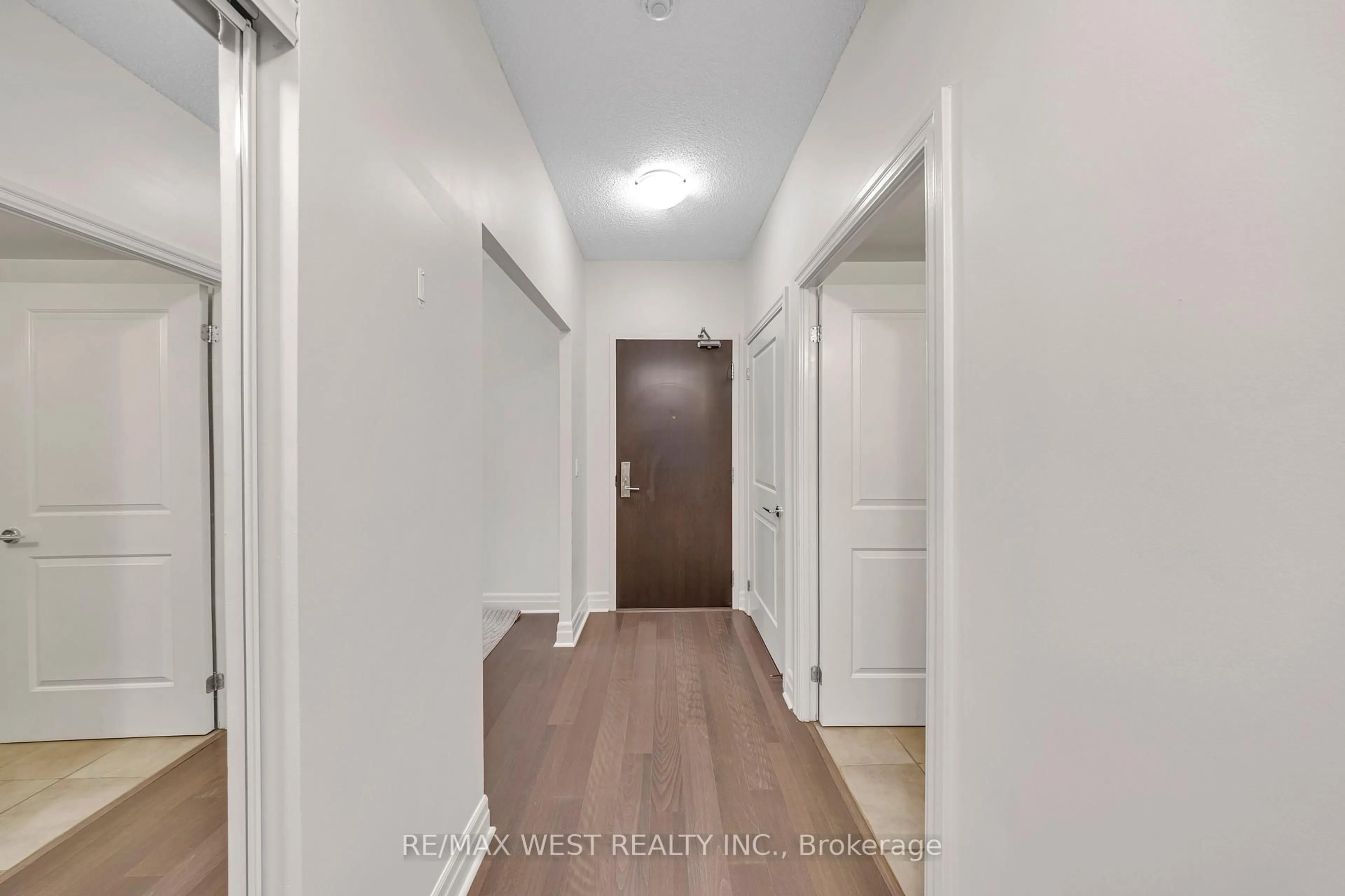 Indoor entryway for 8130 Birchmount Rd #312, Markham Ontario L6G 0E4