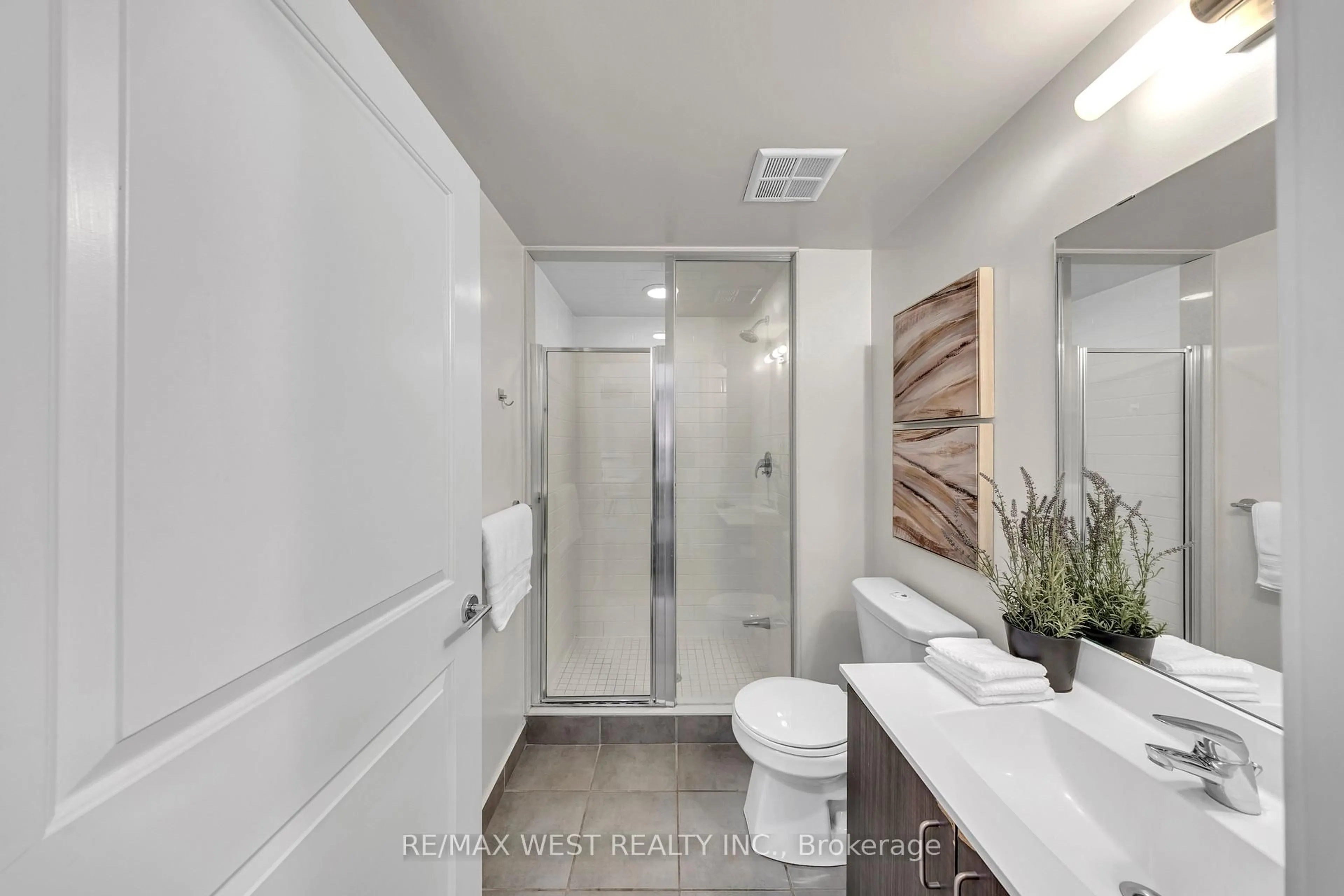 Contemporary bathroom, ceramic/tile floor for 8130 Birchmount Rd #312, Markham Ontario L6G 0E4