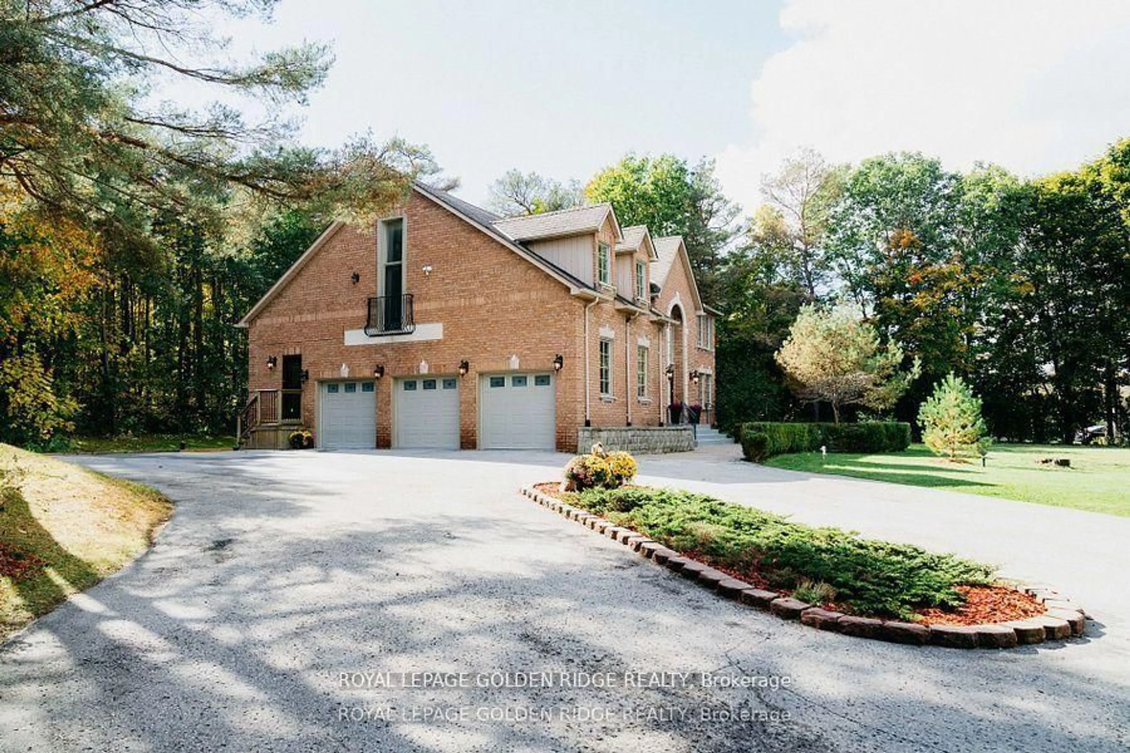 Home with brick exterior material, street for 8 Greenvalley Circ, Whitchurch-Stouffville Ontario L4A 2L4
