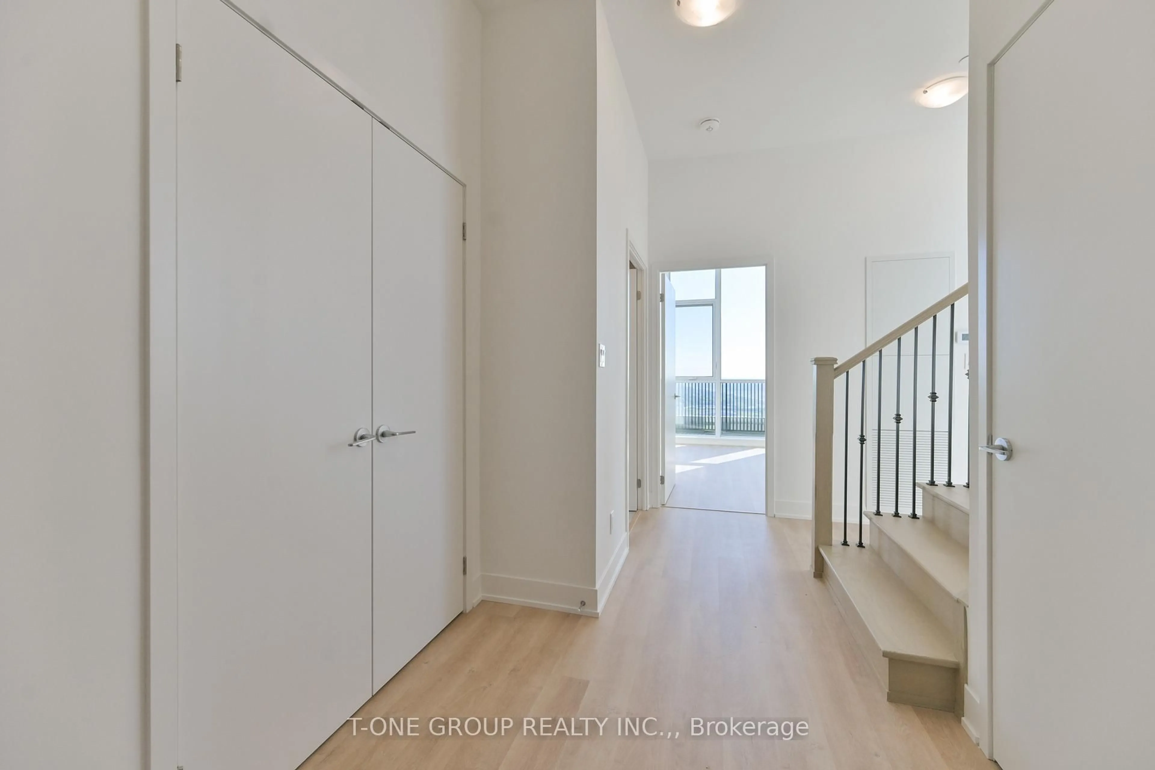 Indoor foyer for 56 Andre de Grasse St #PH19, Markham Ontario L6G 0H9