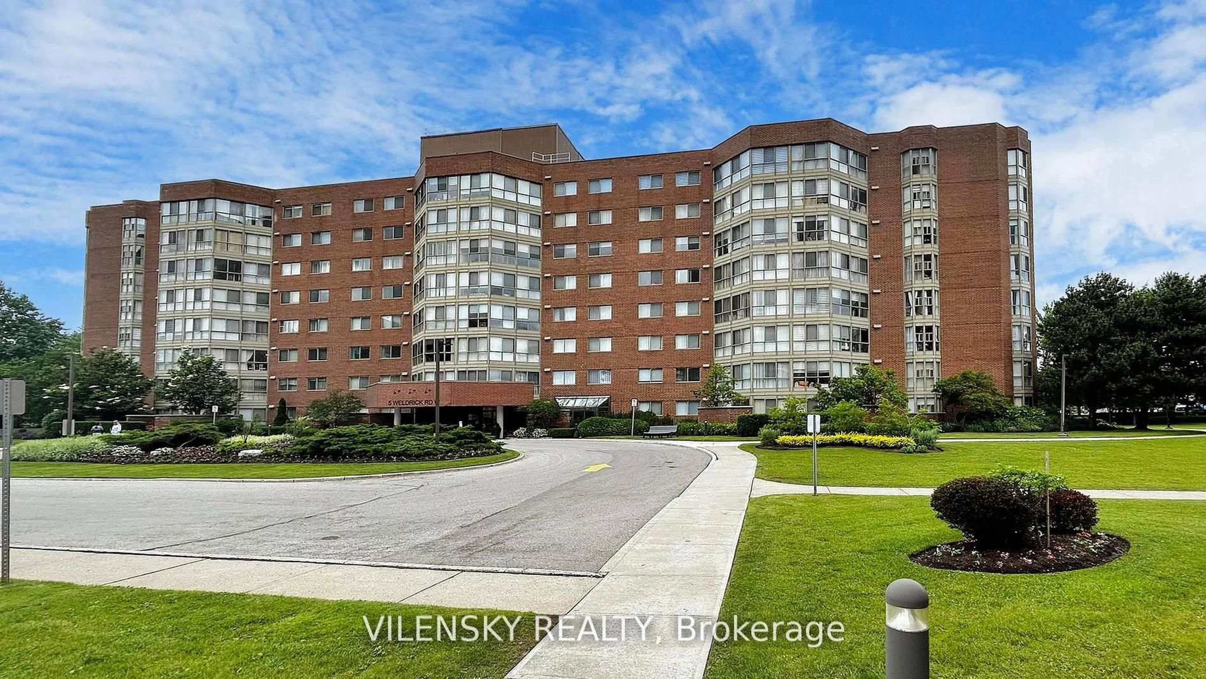 Unknown for 5 Weldrick Rd #613, Richmond Hill Ontario L4C 8S9