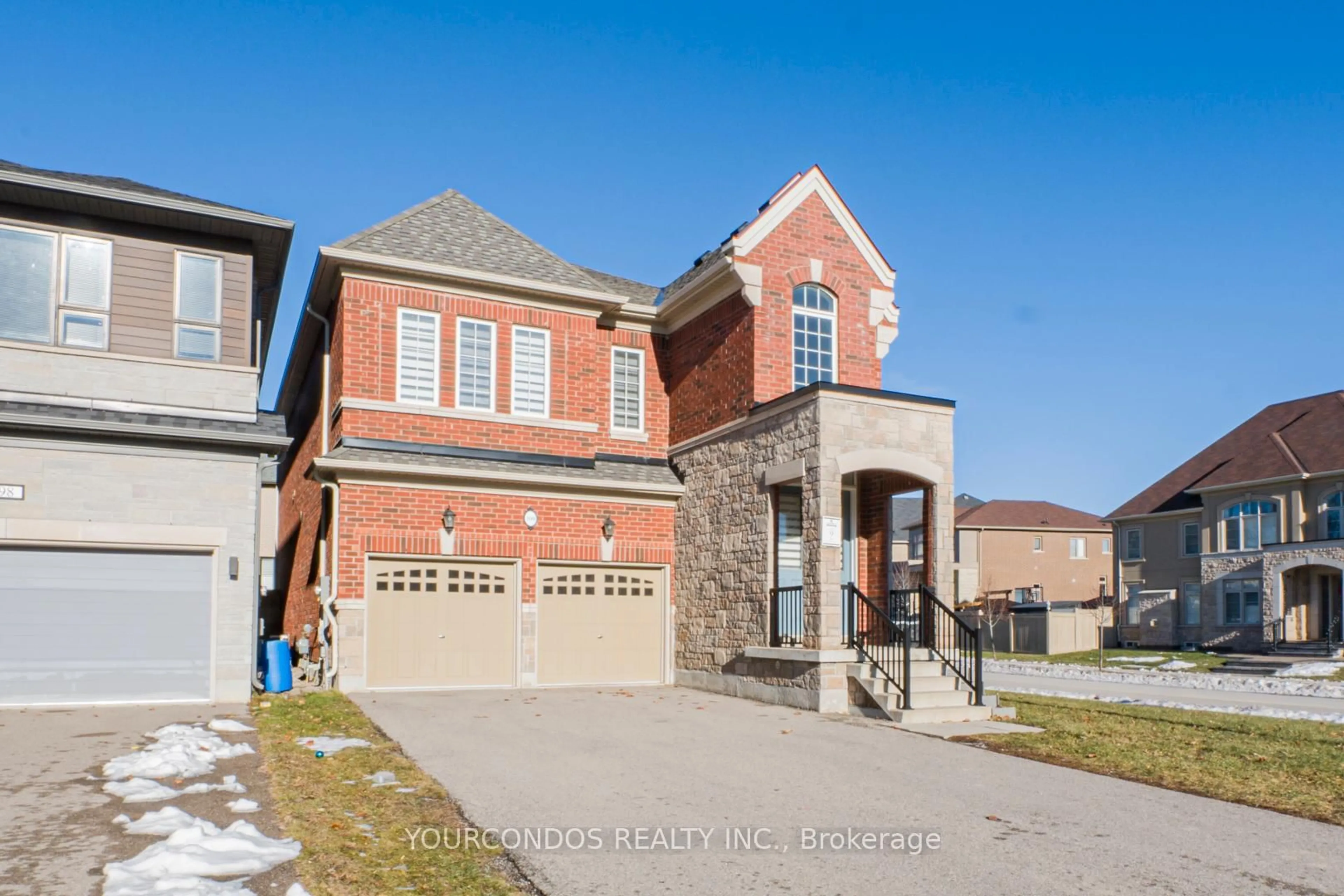 Home with brick exterior material, street for 100 Beckett Ave, East Gwillimbury Ontario L9N 0S7