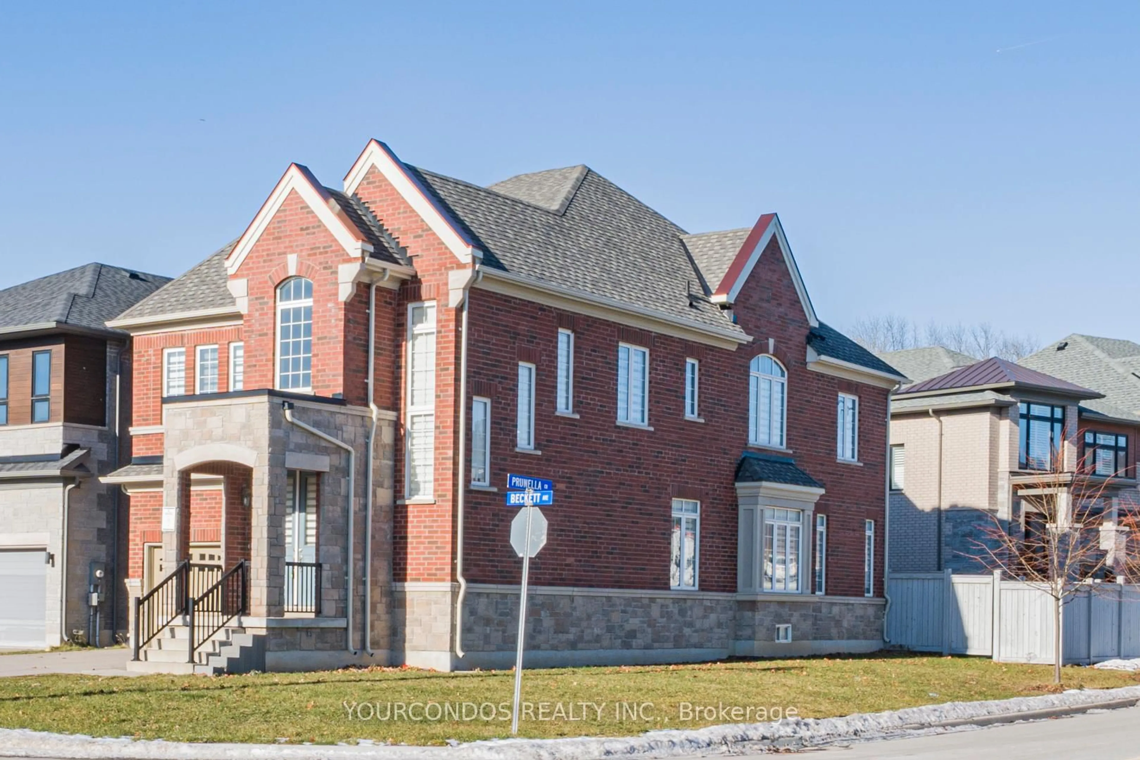 Home with brick exterior material, building for 100 Beckett Ave, East Gwillimbury Ontario L9N 0S7