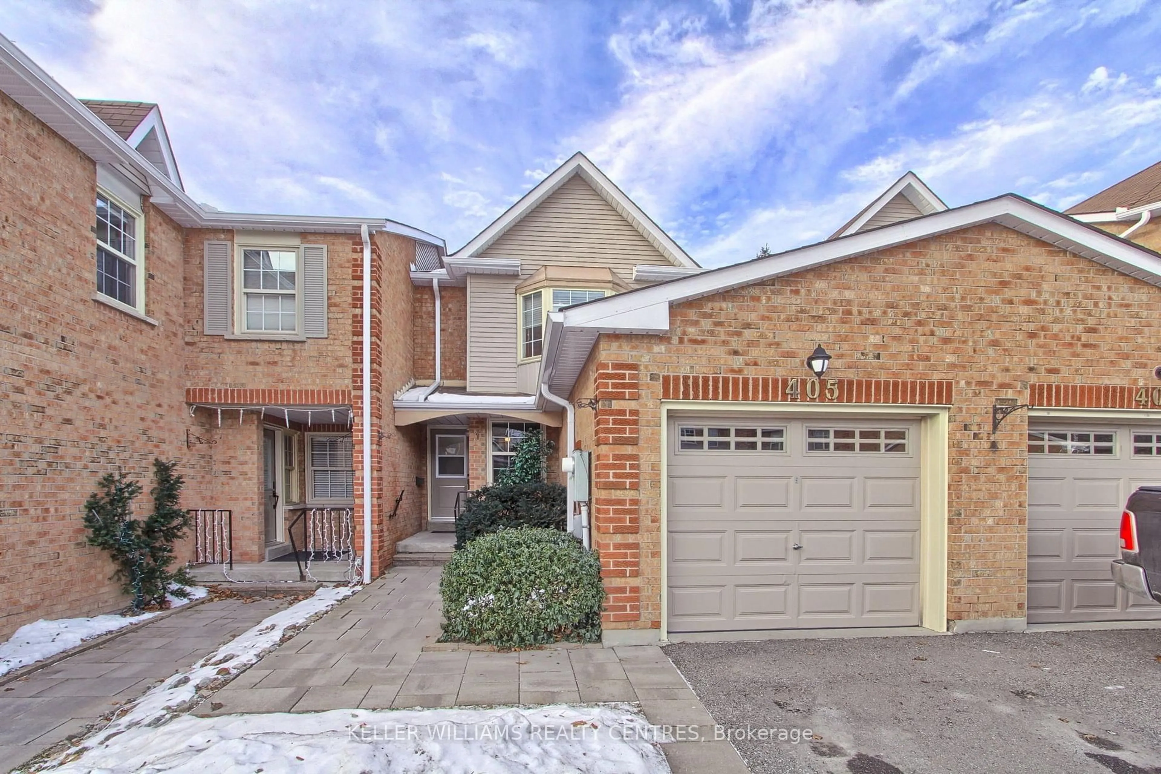 Home with brick exterior material, street for 405 Butler Crt #12, Aurora Ontario L4G 6G8