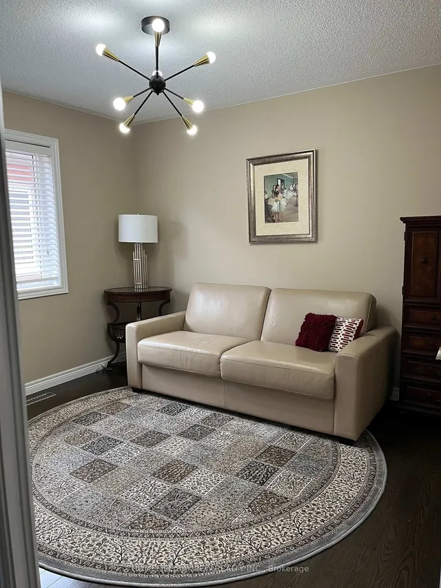 386 Gilpin Dr, Newmarket 3
