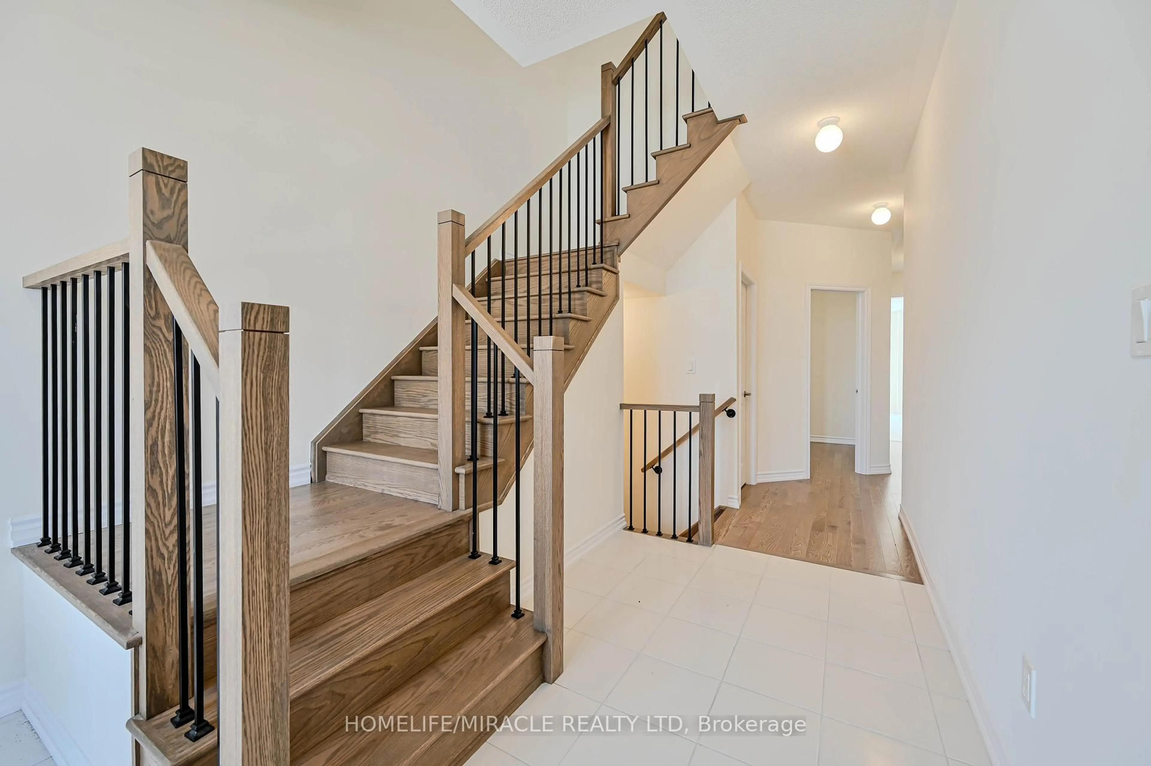 Stairs for 1155 Cole St, Innisfil Ontario L9S 0R3