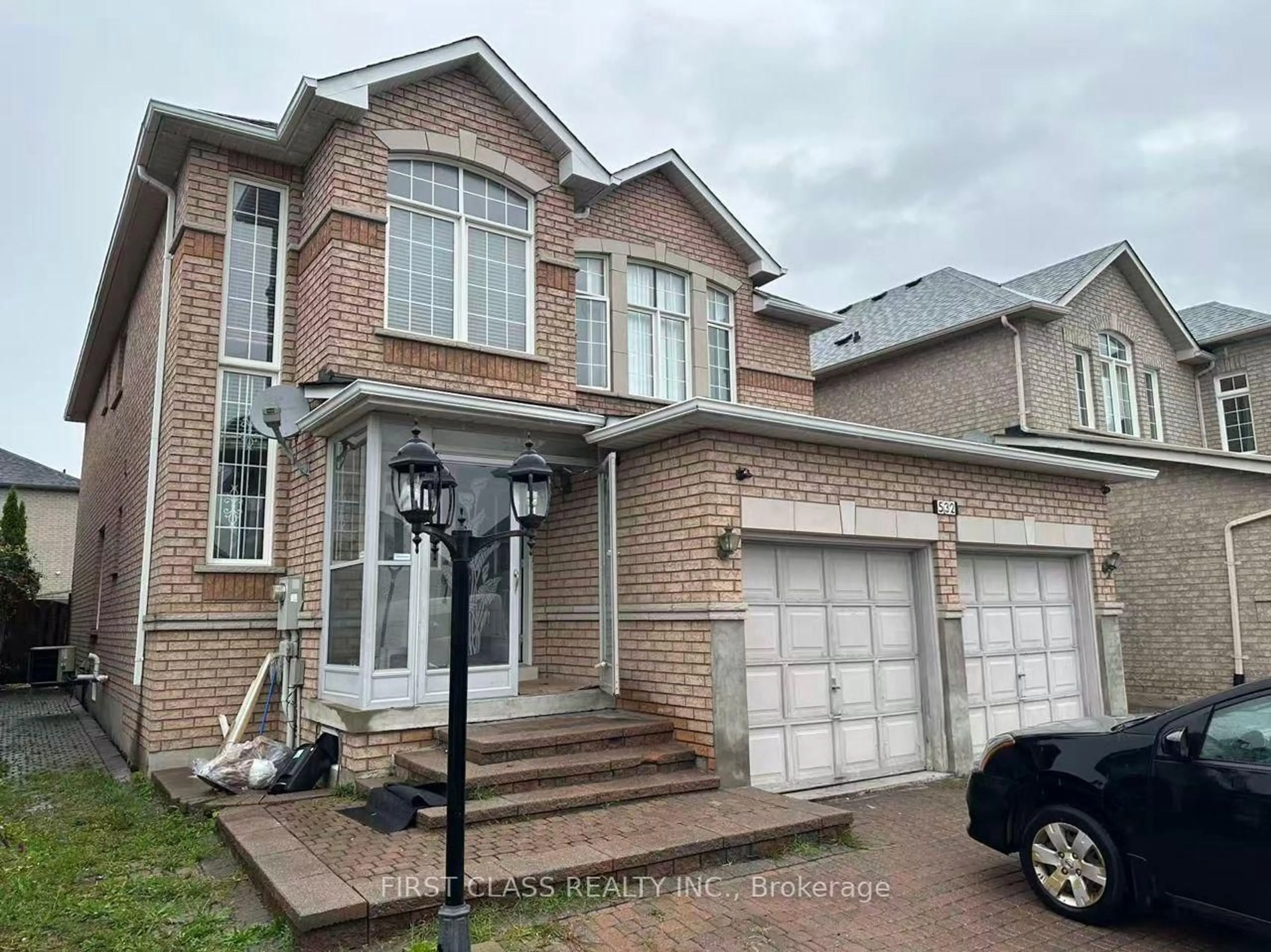 Home with brick exterior material, street for 532 Highglen Ave, Markham Ontario L3S 4N3