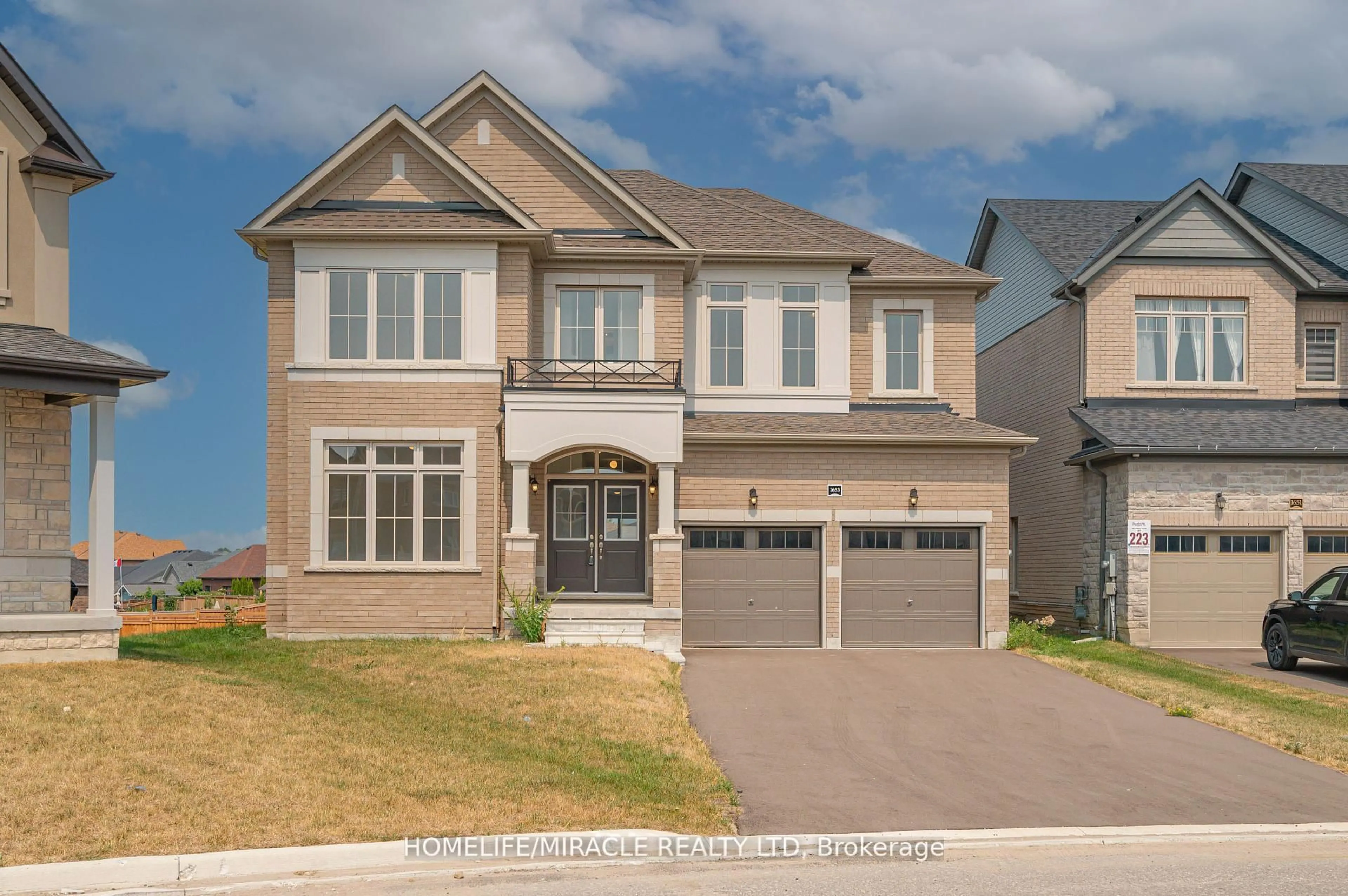 Home with brick exterior material, street for 1653 Corsal Crt, Innisfil Ontario L9S 0P8
