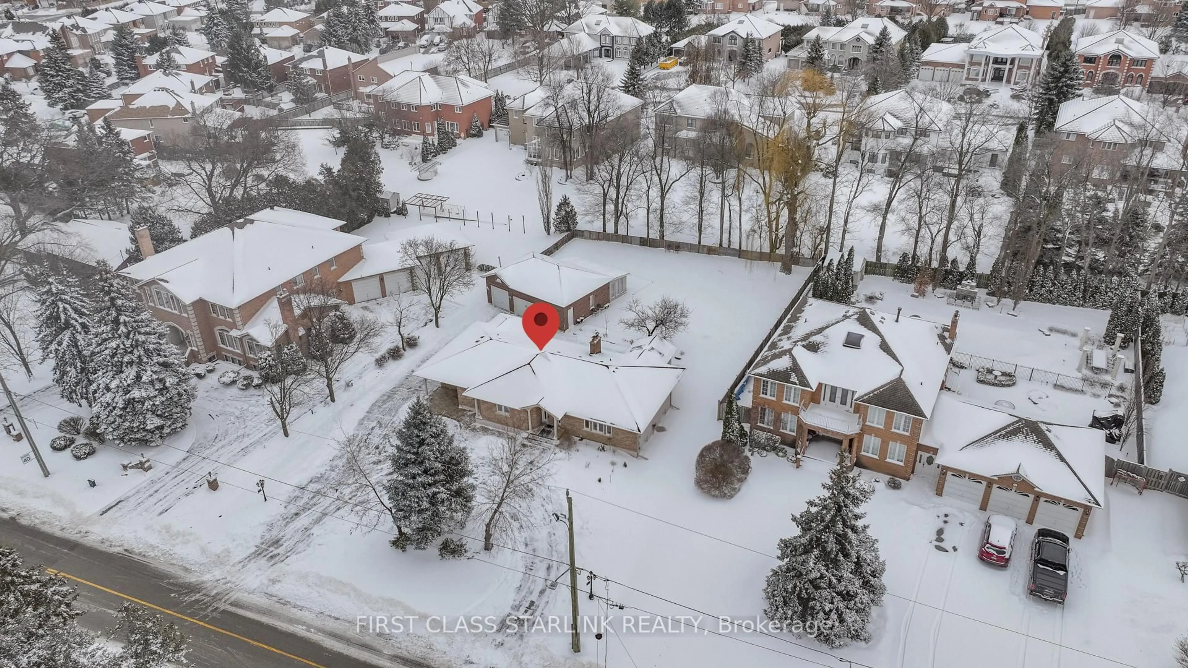 A pic from outside/outdoor area/front of a property/back of a property/a pic from drone, street for 85 Lee Ave, Markham Ontario L3R 8G2