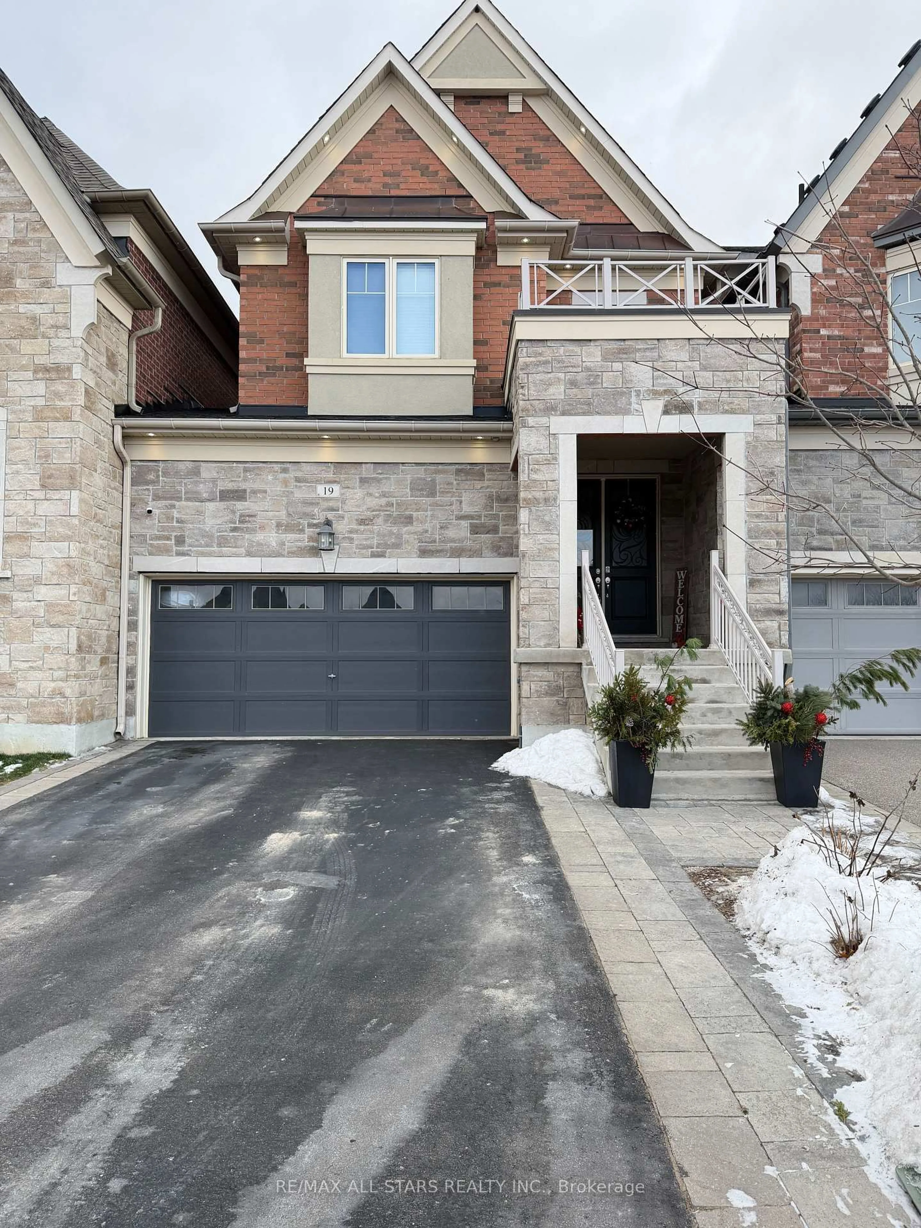 Home with brick exterior material, street for 19 Kettle Valley Tr, King Ontario L7B 0N3