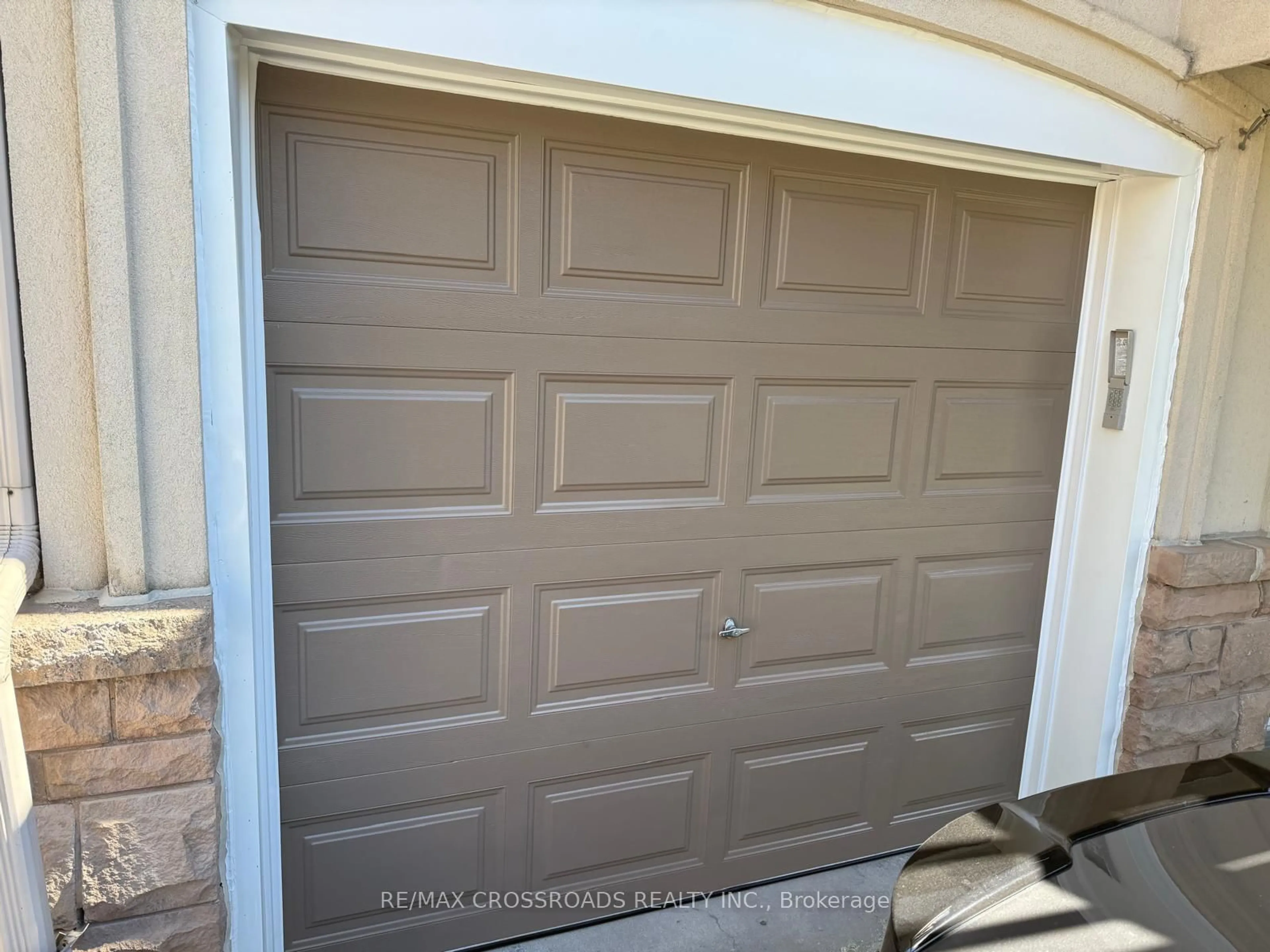 Indoor garage for 10 Post Oak Dr #2, Richmond Hill Ontario L4E 4H8