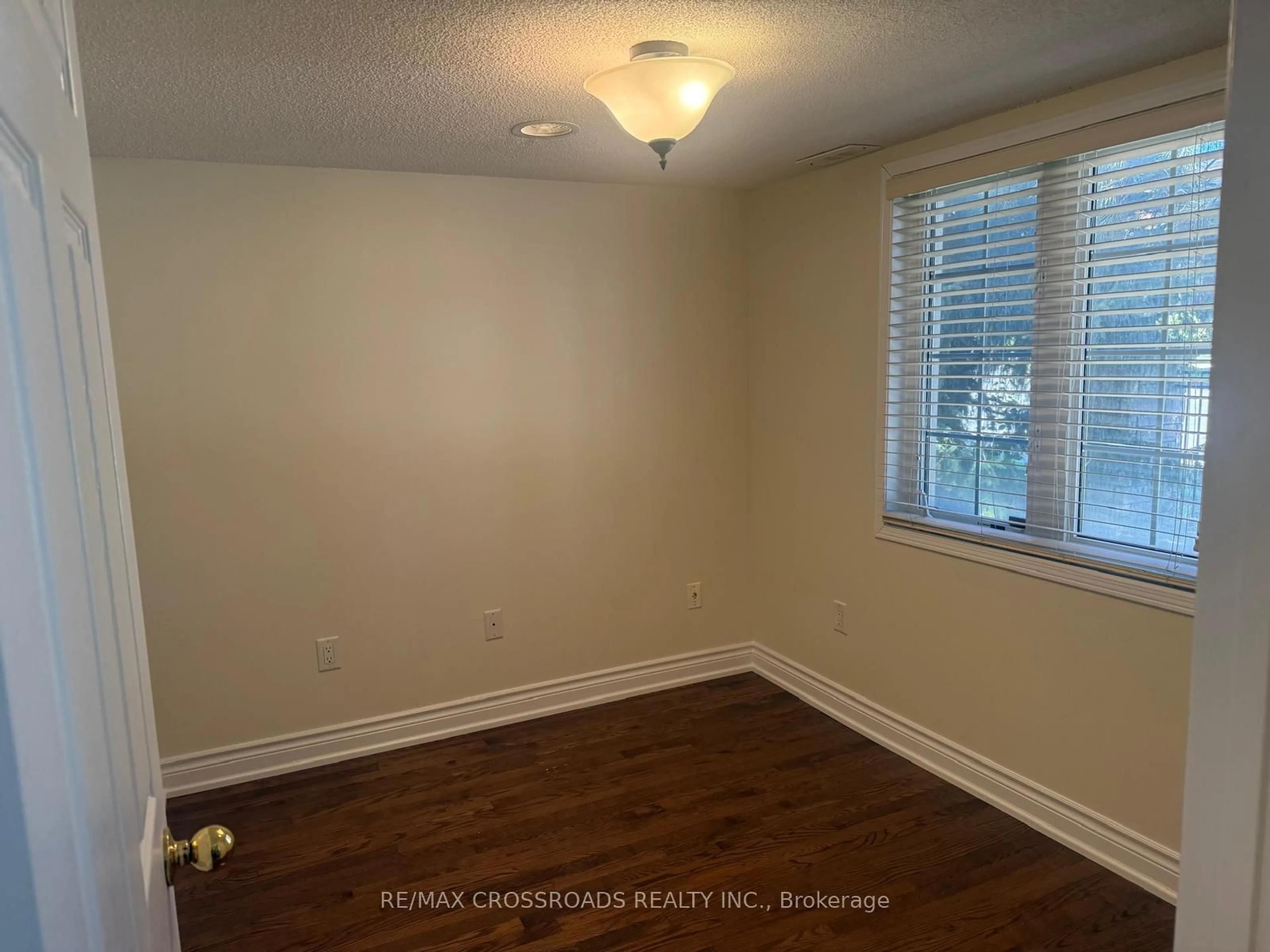 A pic of a room for 10 Post Oak Dr #2, Richmond Hill Ontario L4E 4H8