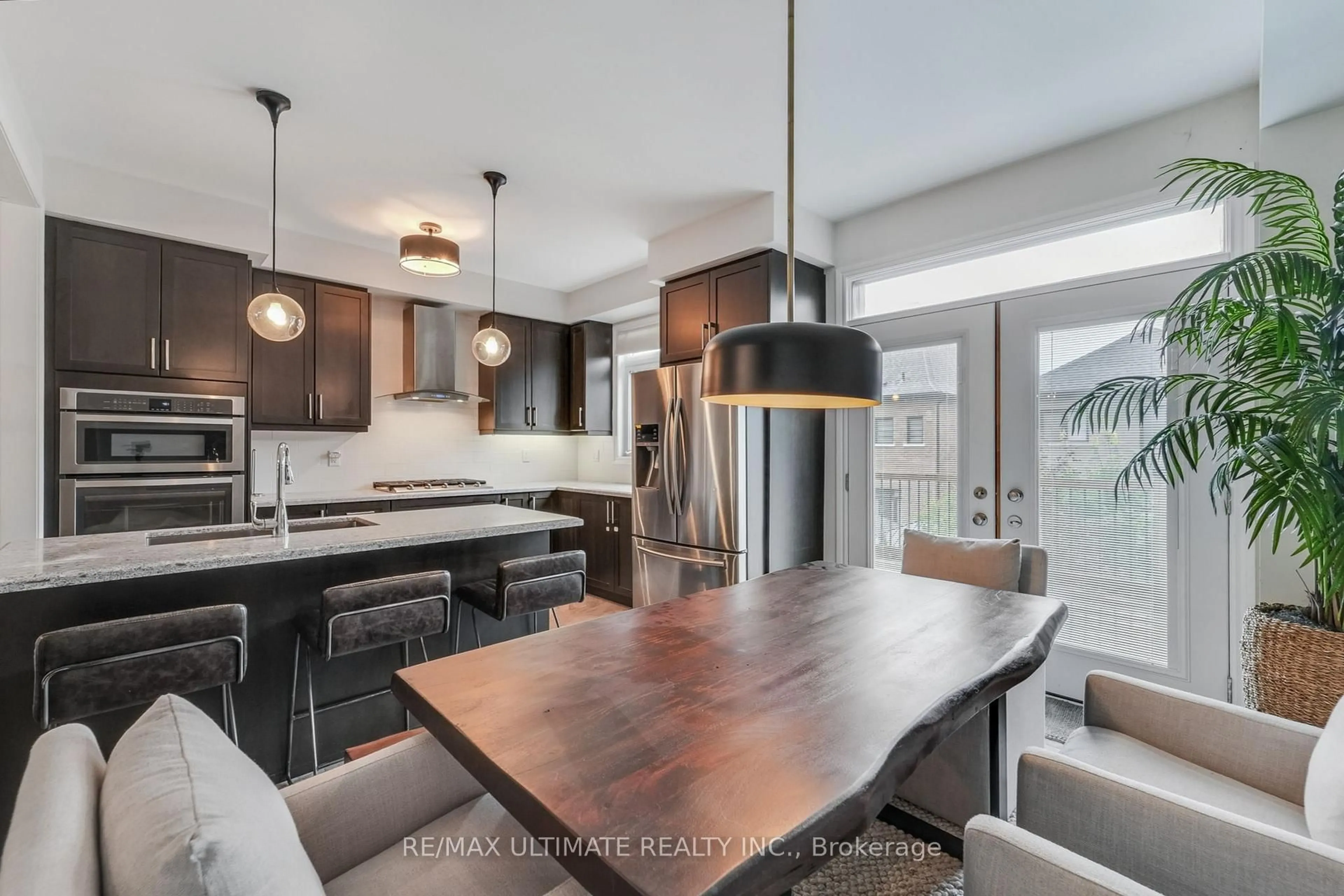 Contemporary kitchen, unknown for 37 Zenith Ave, Vaughan Ontario L4H 4K9