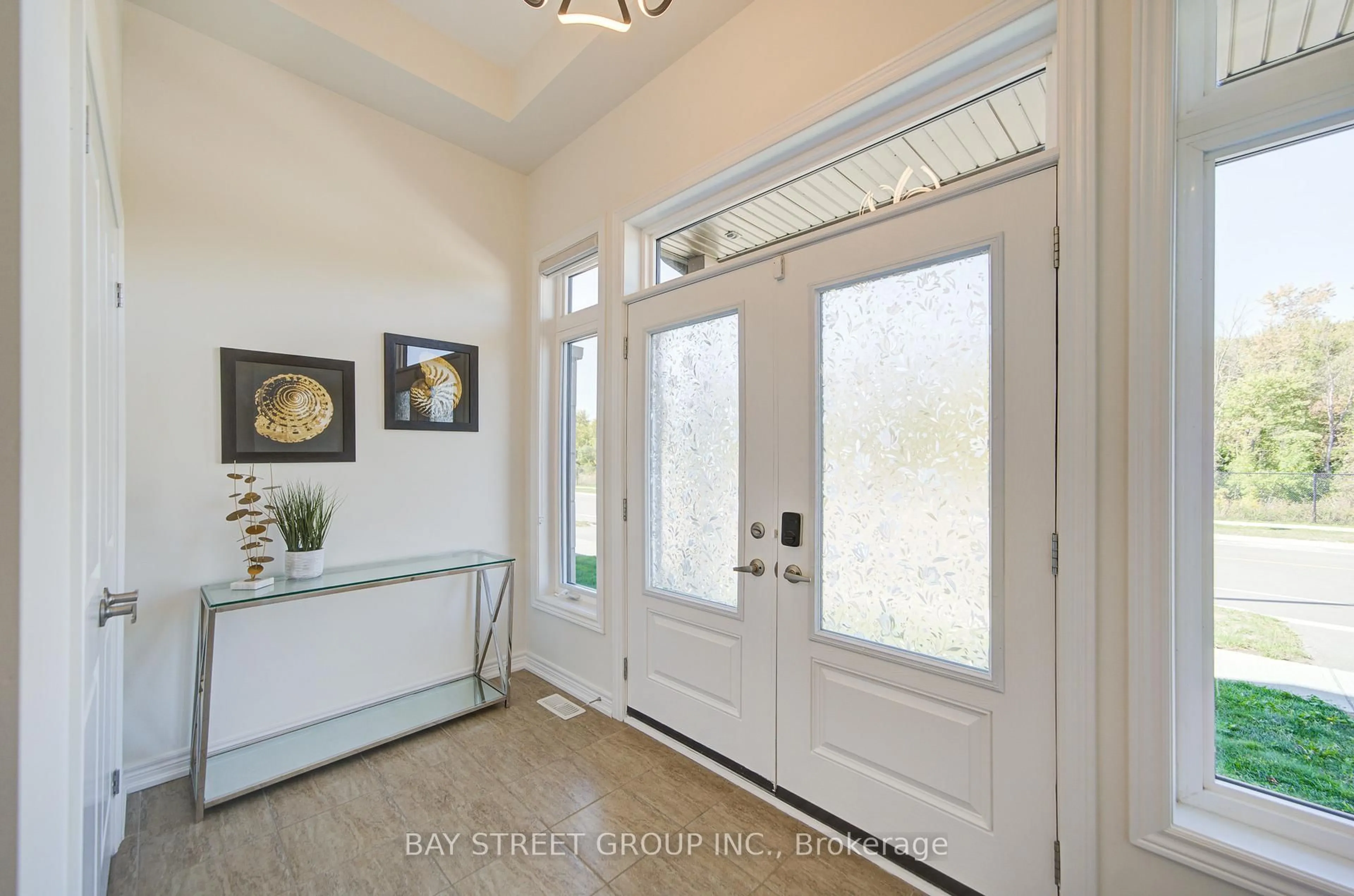 Indoor entryway for 87 McCague Ave, Richmond Hill Ontario L4S 0M2