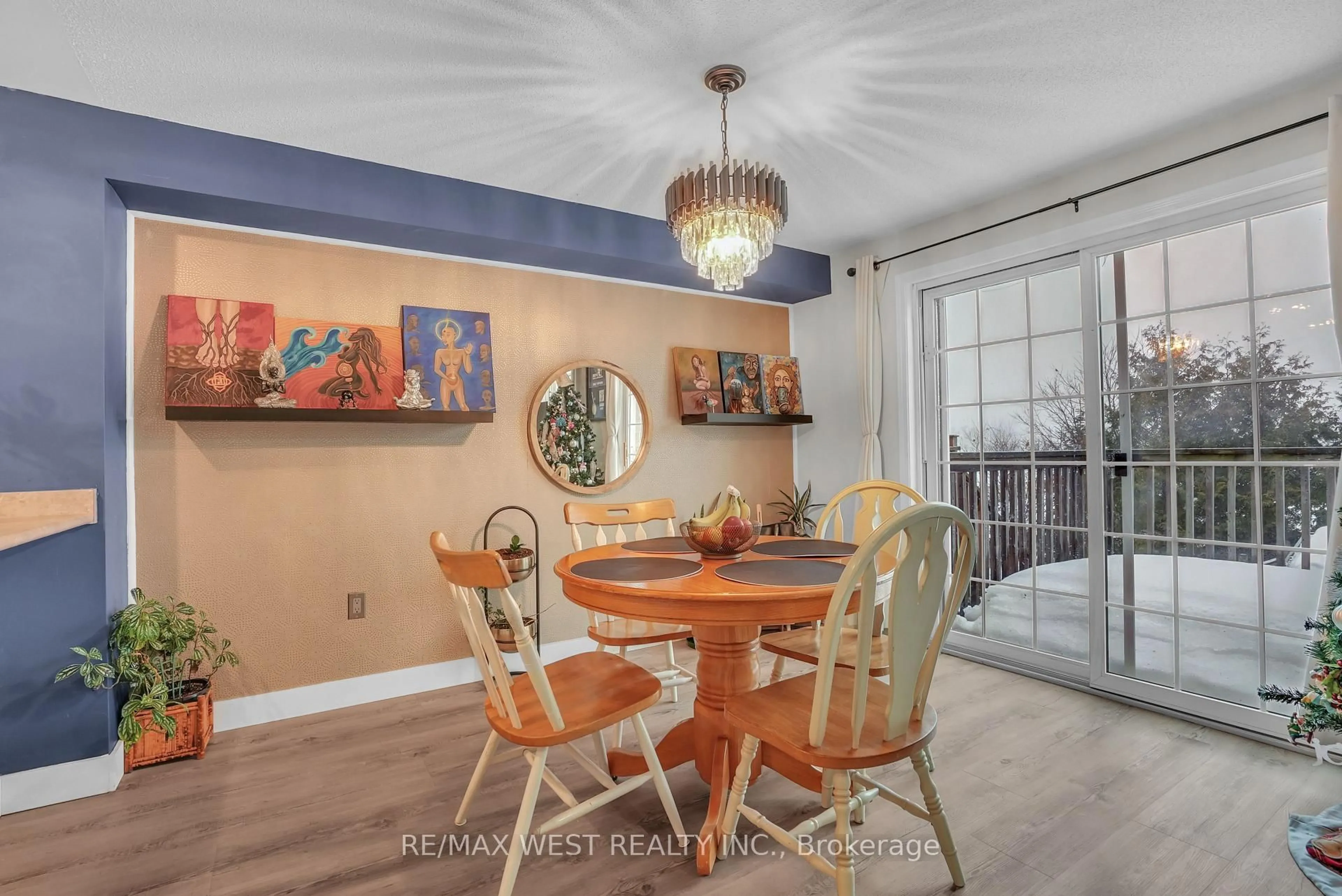 Dining room, unknown for 2021 Swan St, Innisfil Ontario L9S 0B5