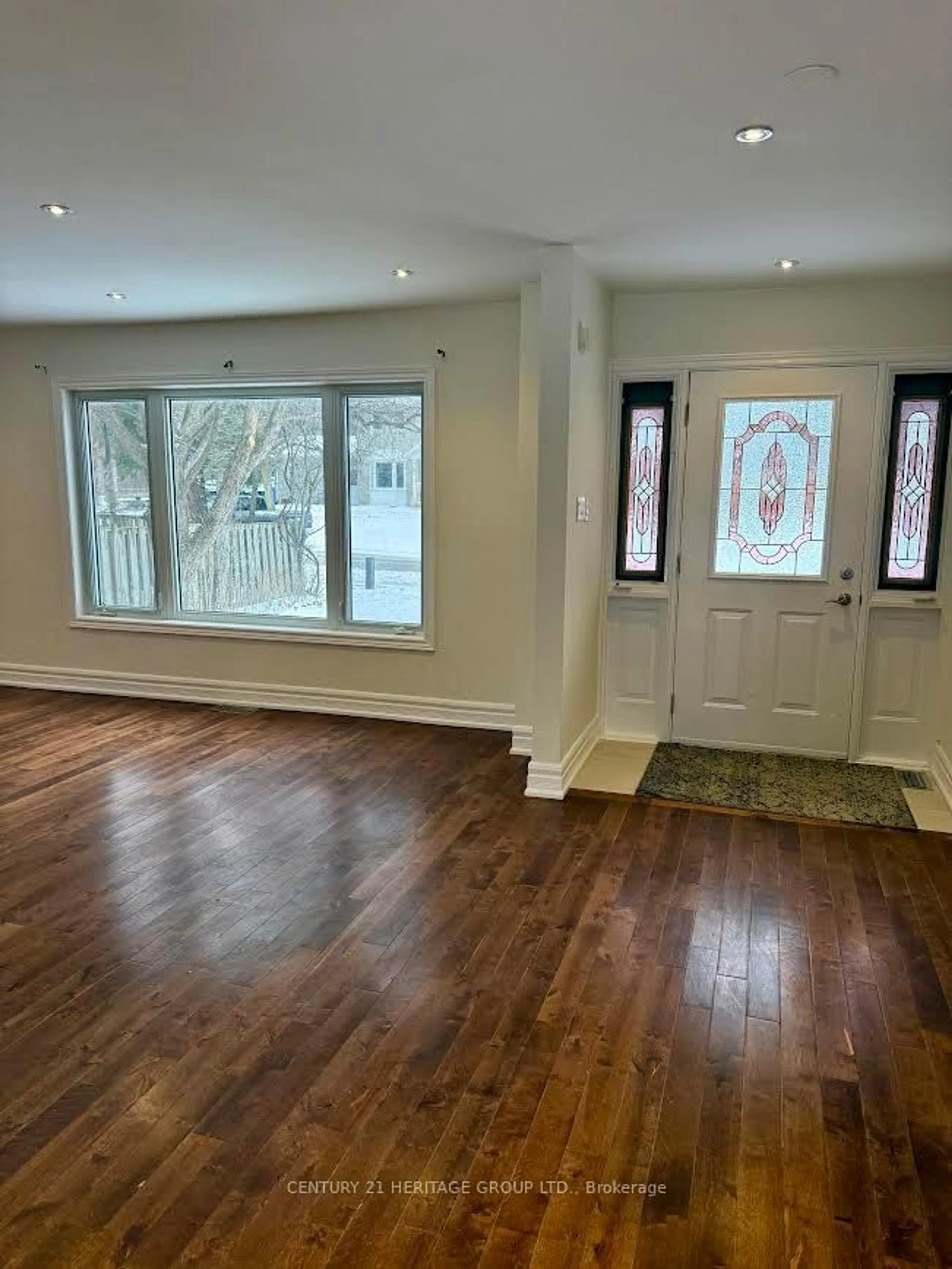 Unknown for 913 Jacarandah Dr, Newmarket Ontario L3Y 5J5