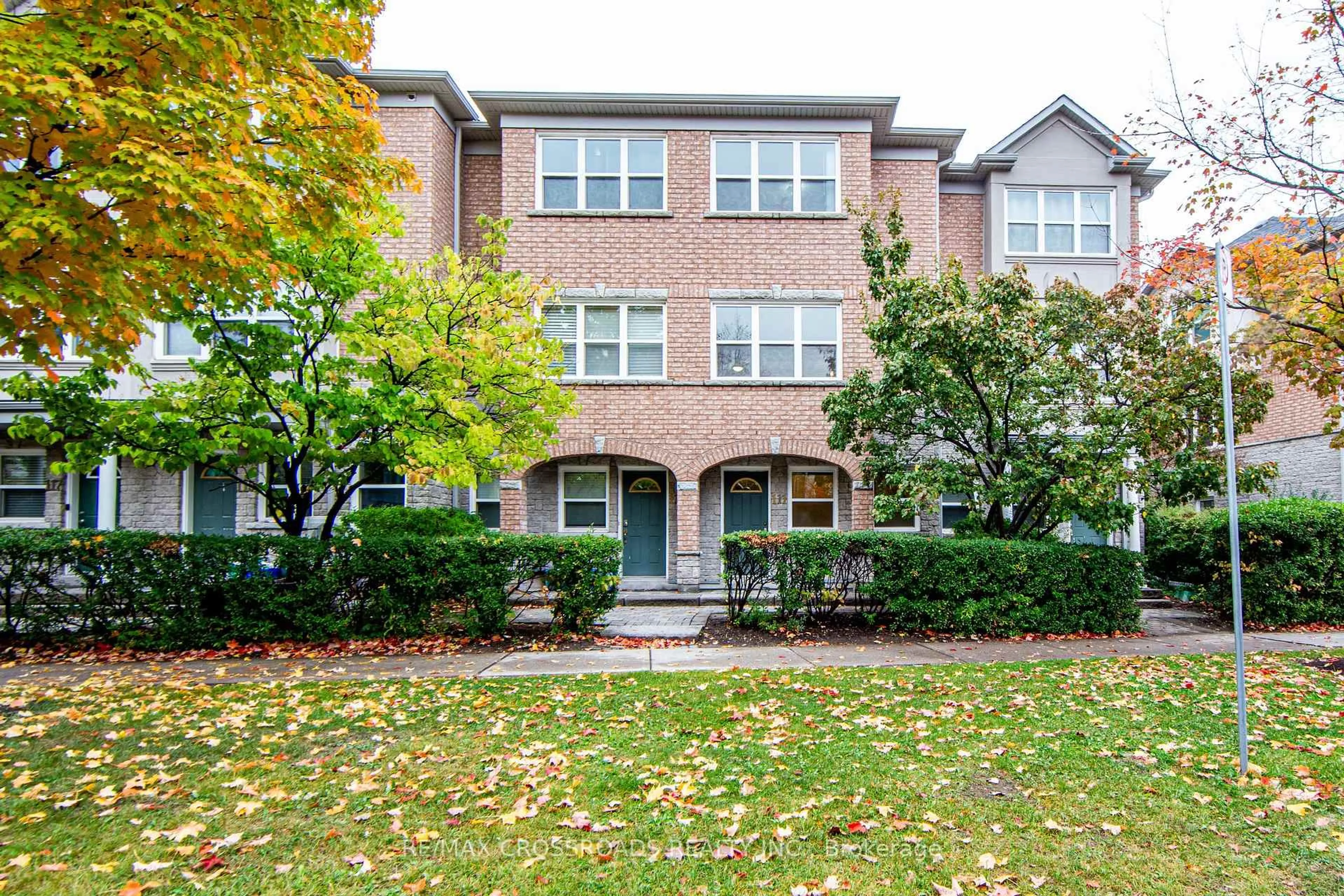 Home with brick exterior material, street for 111 Pond Dr, Markham Ontario L3T 7V5