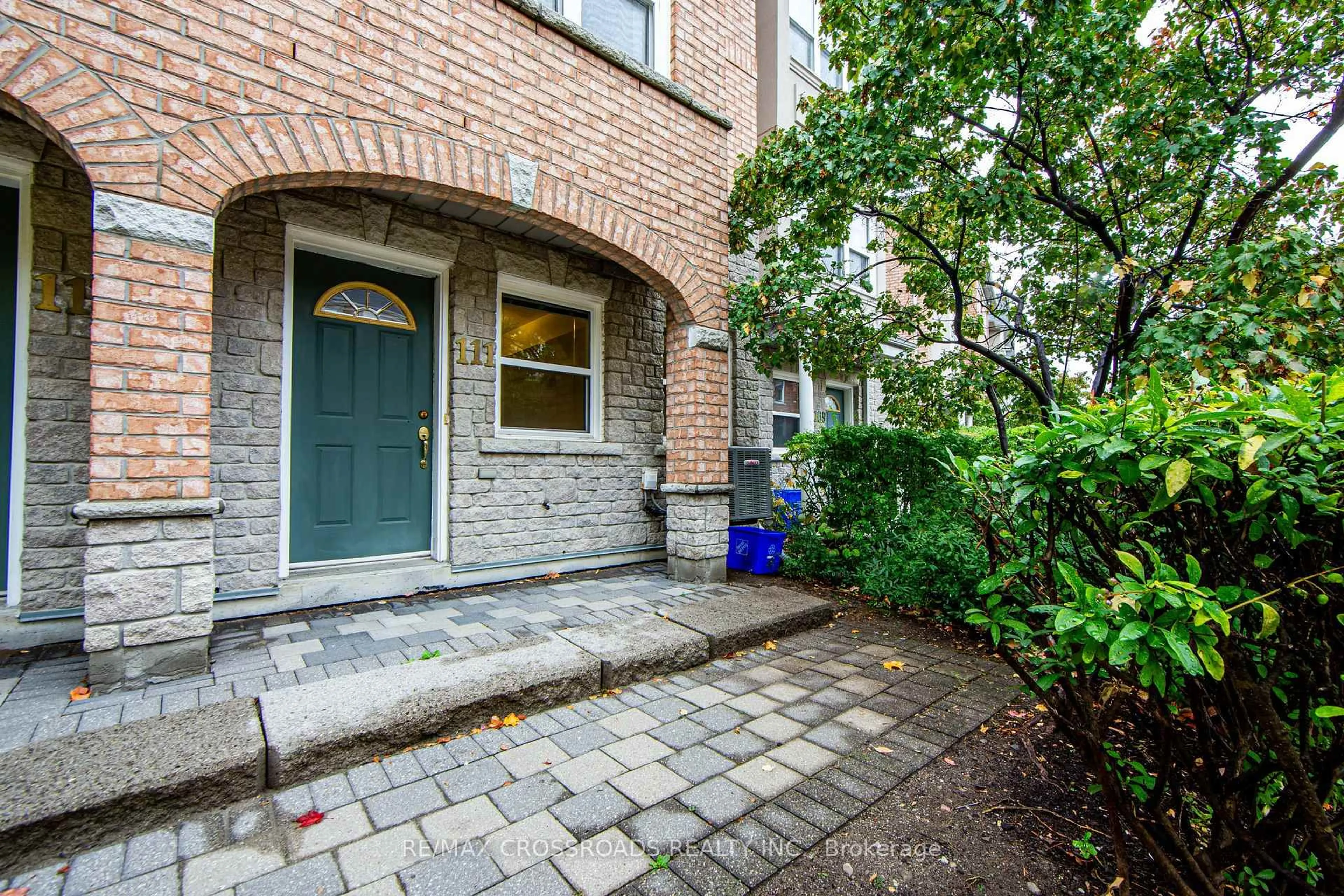 Unknown for 111 Pond Dr, Markham Ontario L3T 7V5