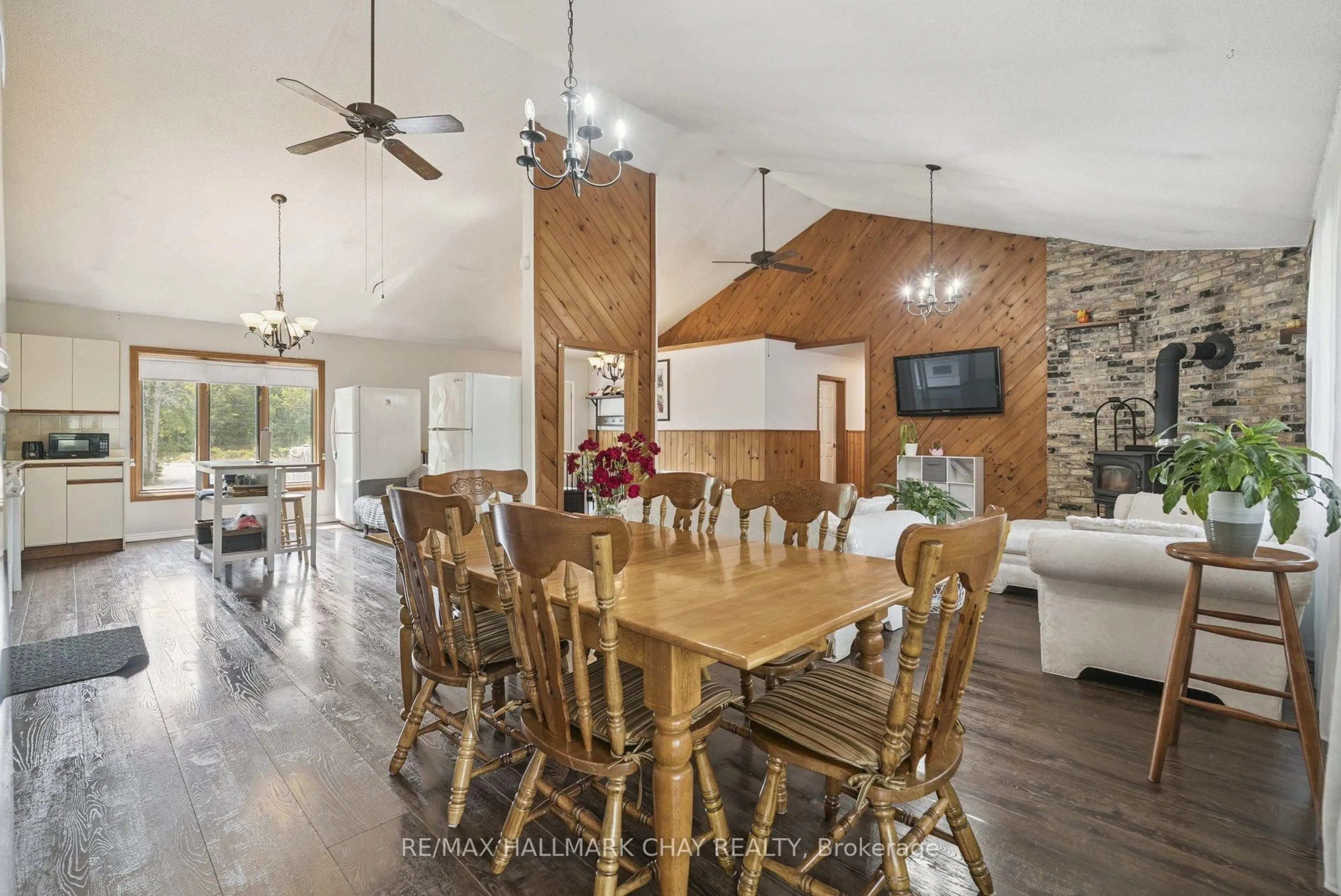 Dining room, wood/laminate floor for 7521 County Road 10, Essa Ontario L0M 1B1