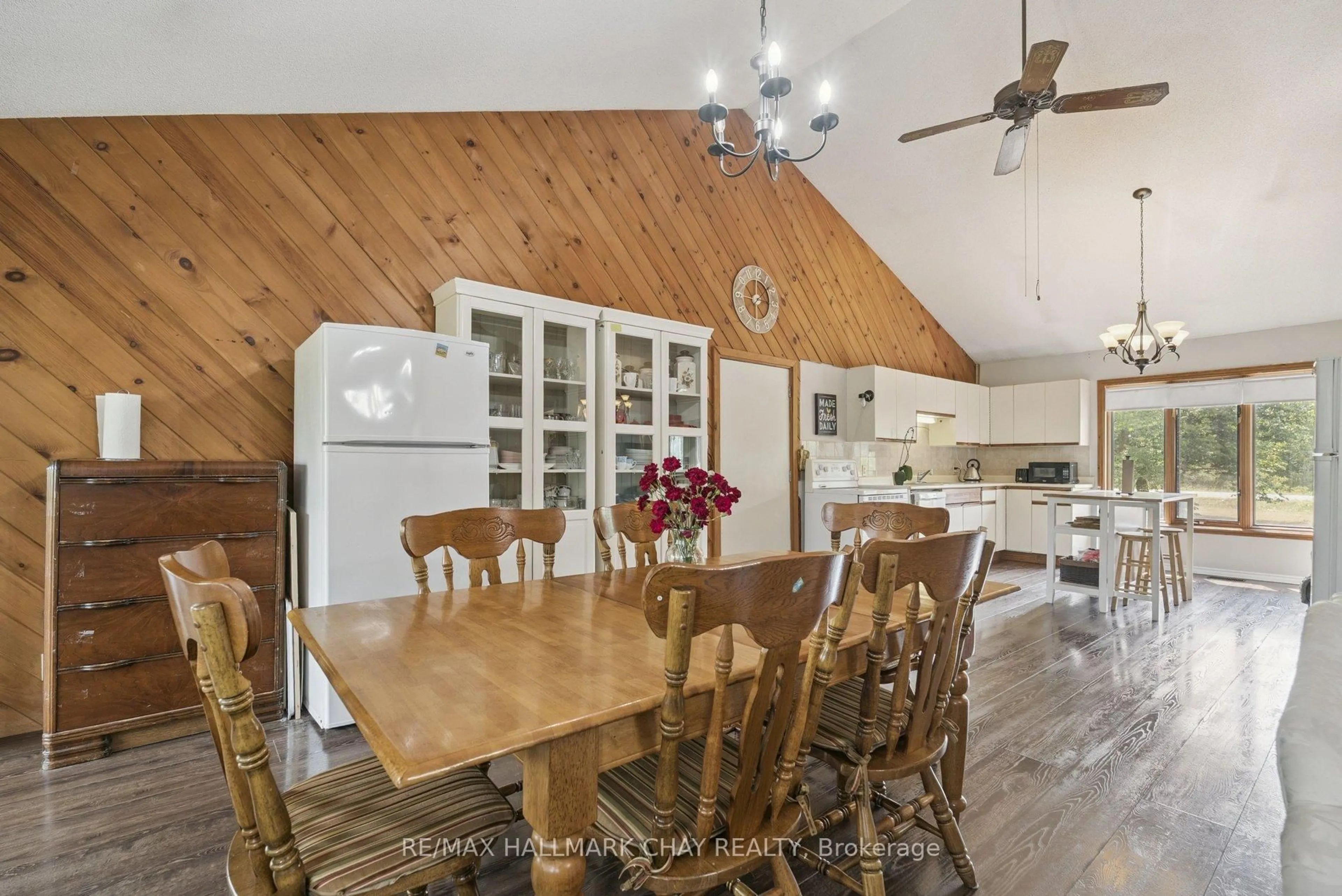 Open concept kitchen, wood/laminate floor for 7521 County Road 10, Essa Ontario L0M 1B1