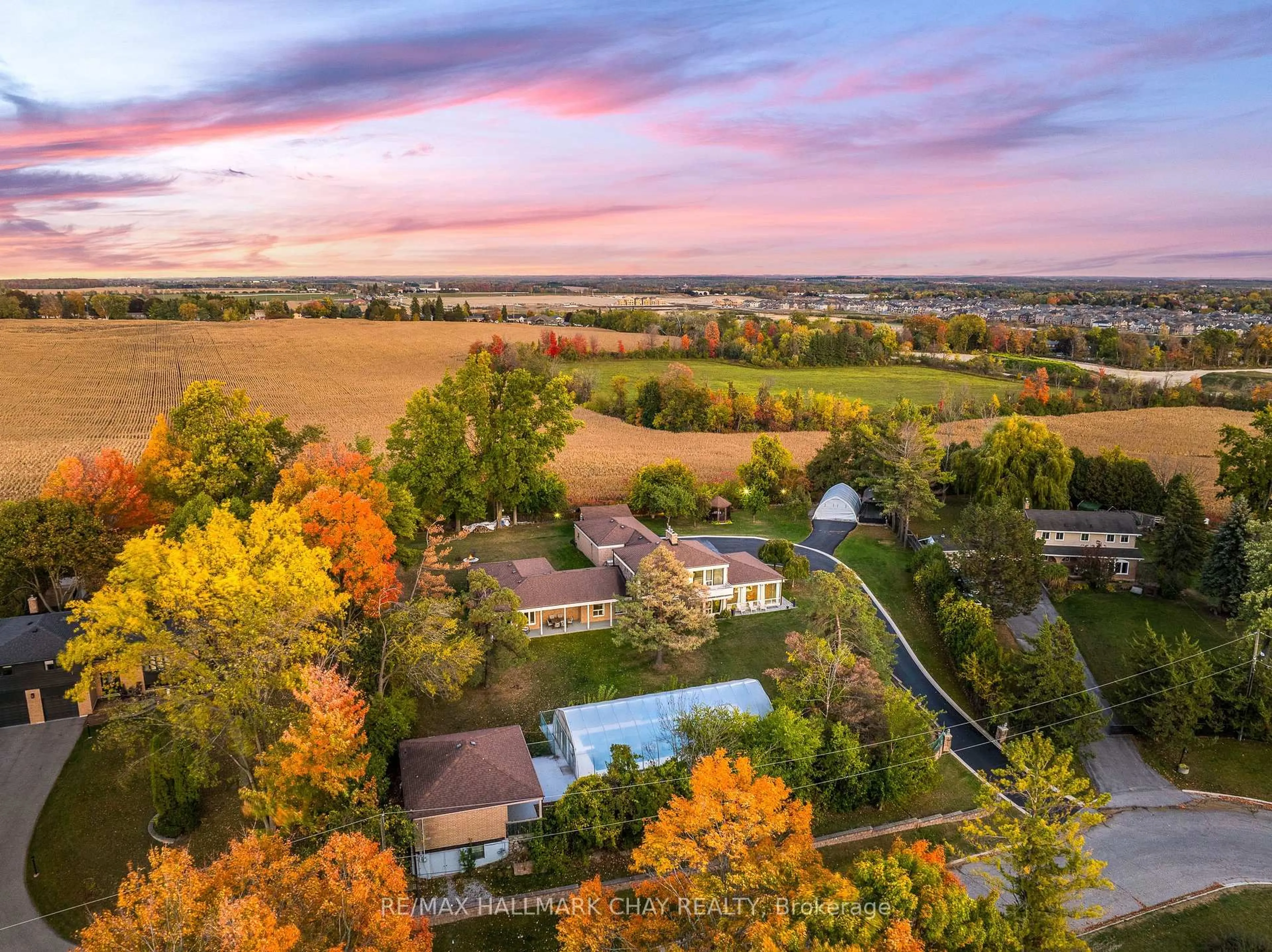 A pic from outside/outdoor area/front of a property/back of a property/a pic from drone, water/lake/river/ocean view for 39 Highfield Cres, Georgina Ontario L4P 0M2