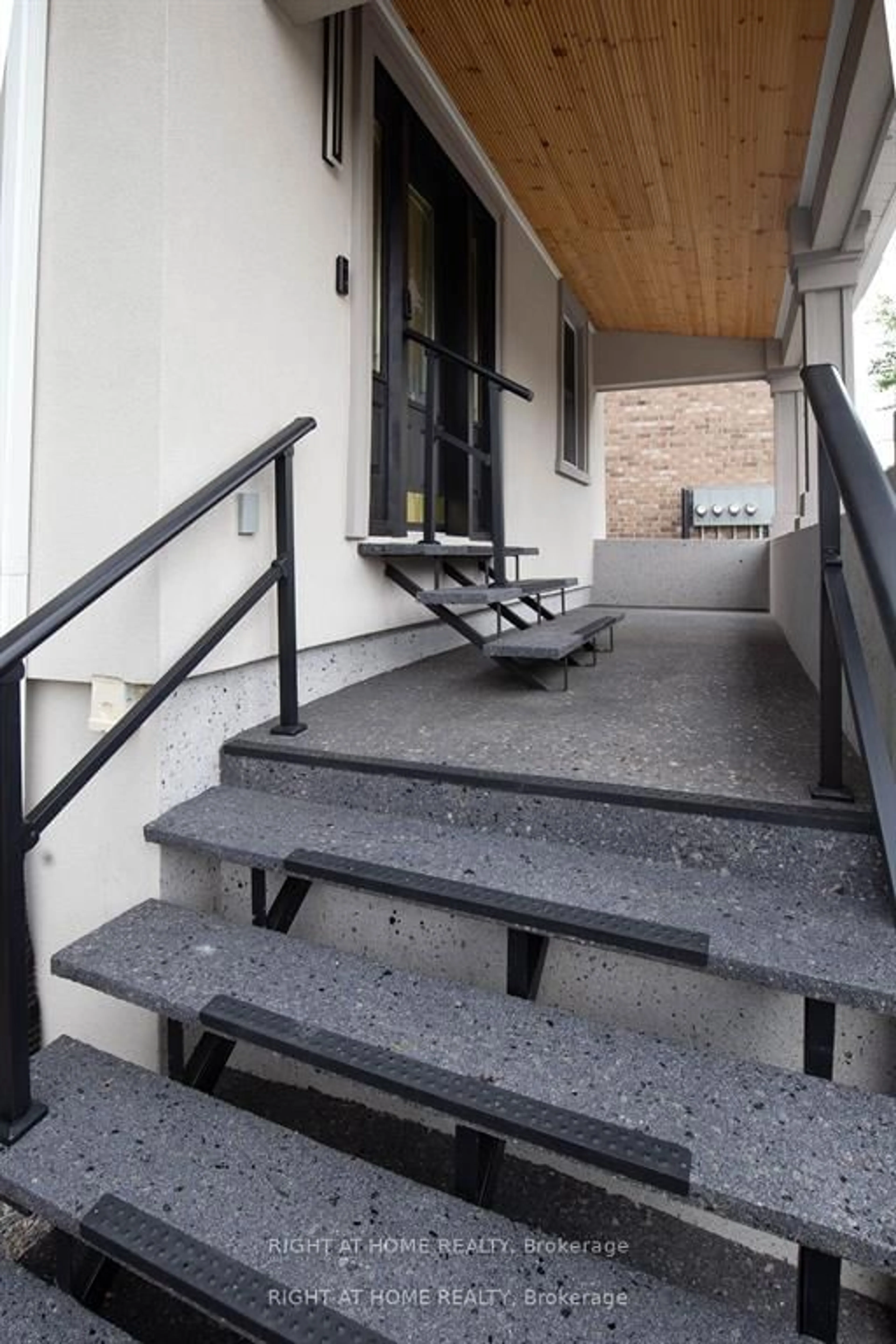 Stairs for 269 Prospect St, Newmarket Ontario L3Y 3V3