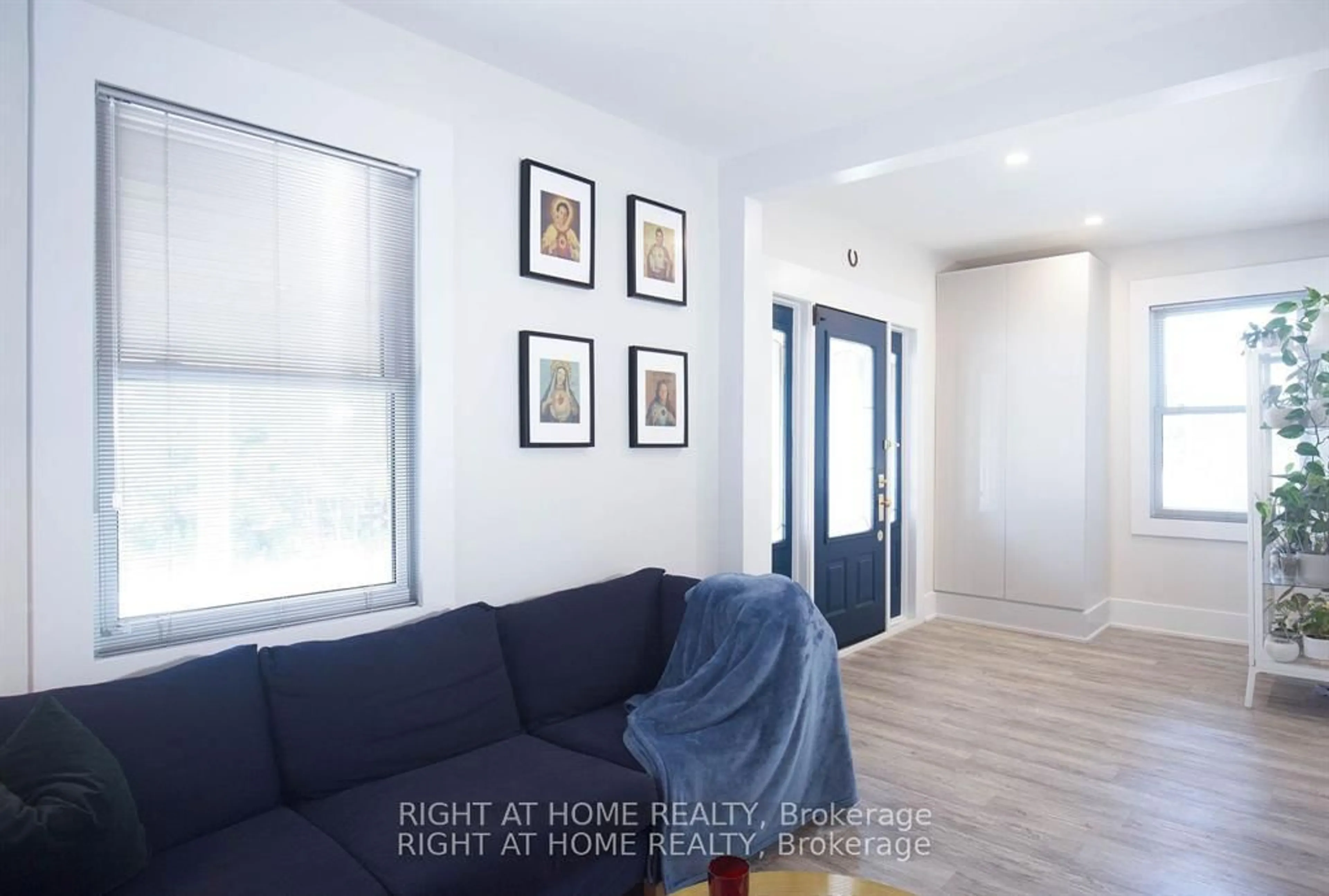 A pic of a room for 269 Prospect St, Newmarket Ontario L3Y 3V3