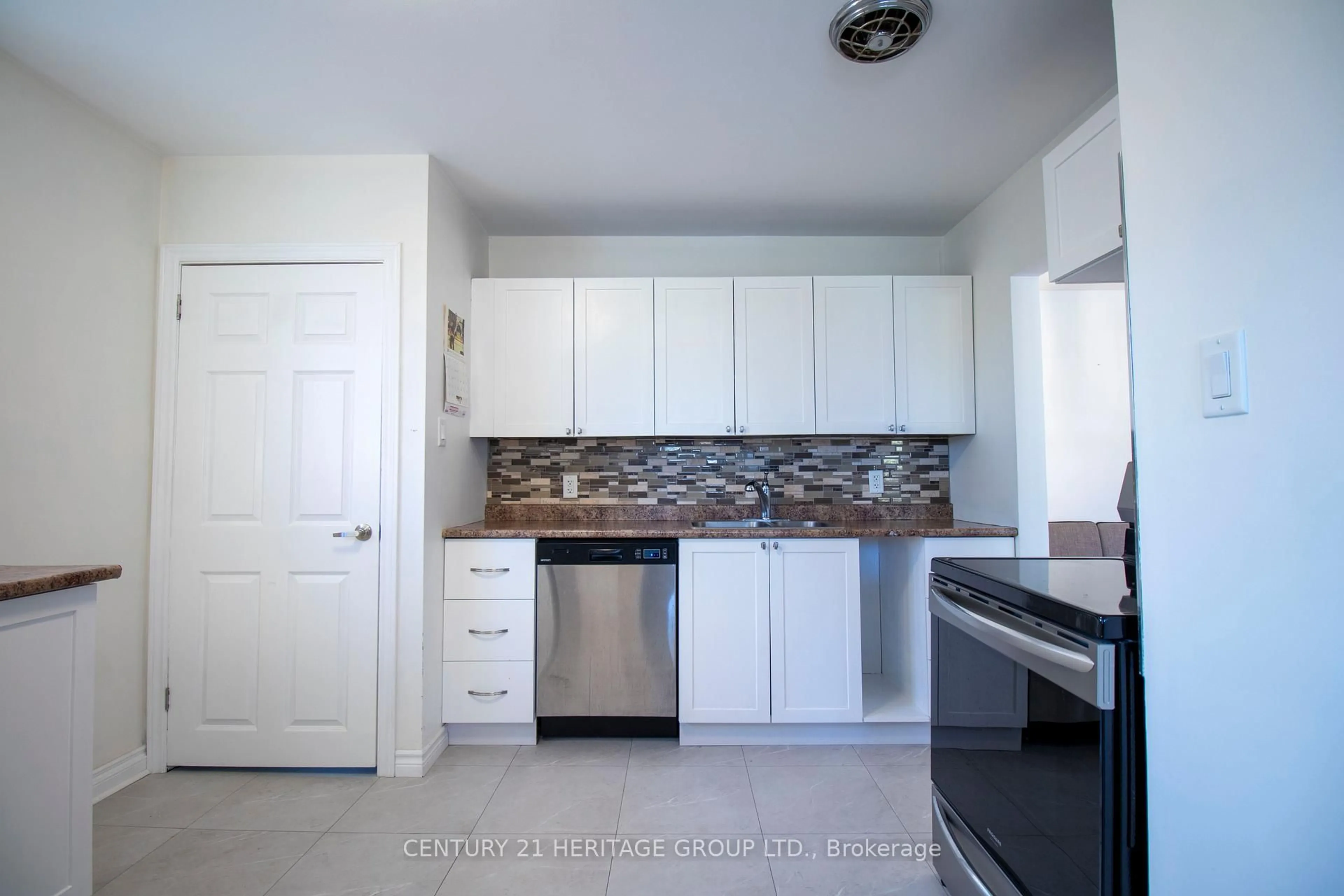 Unknown for 144 Cherrywood Dr, Newmarket Ontario L3Y 2X7